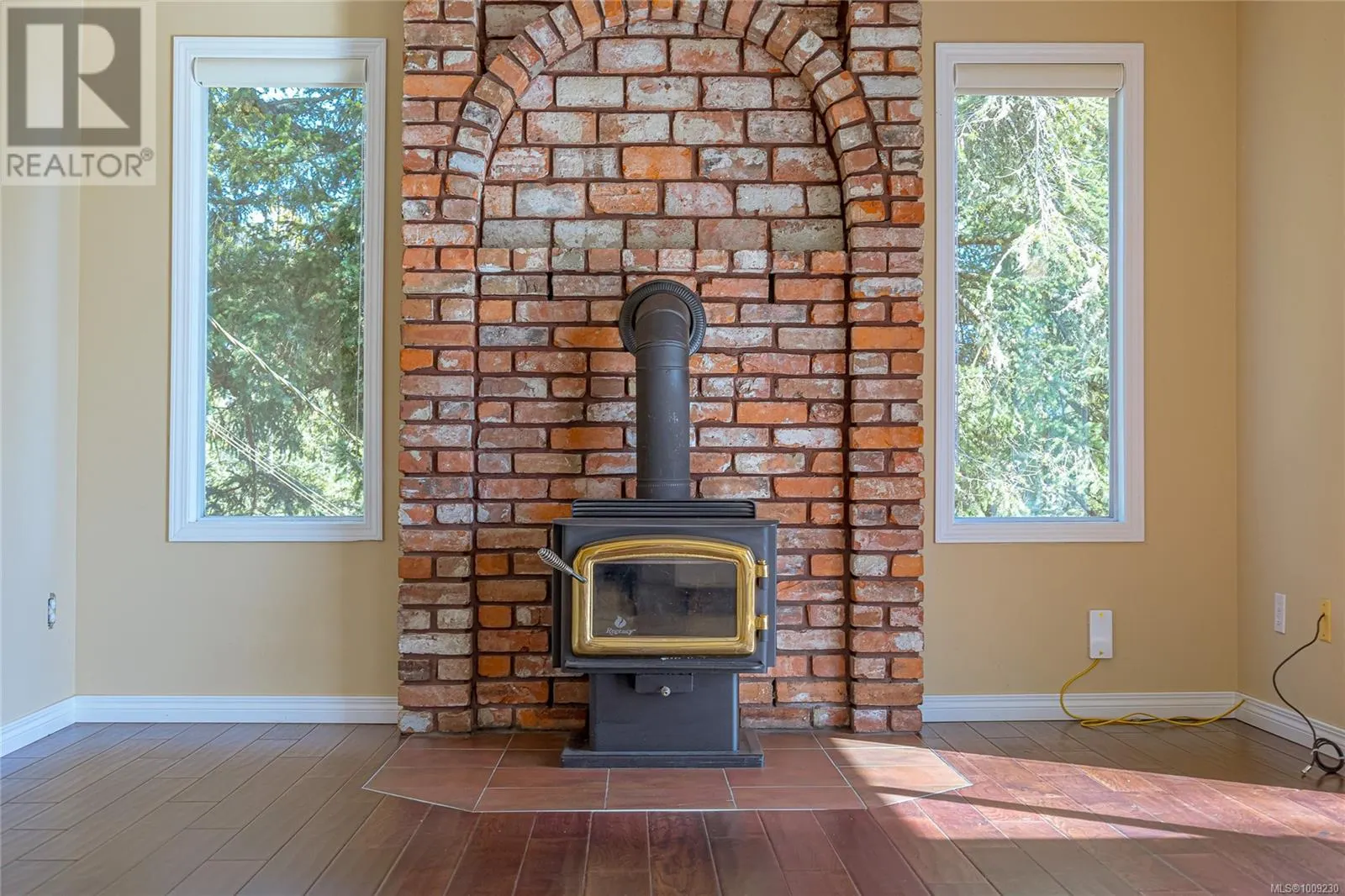 2270 Henlyn Dr