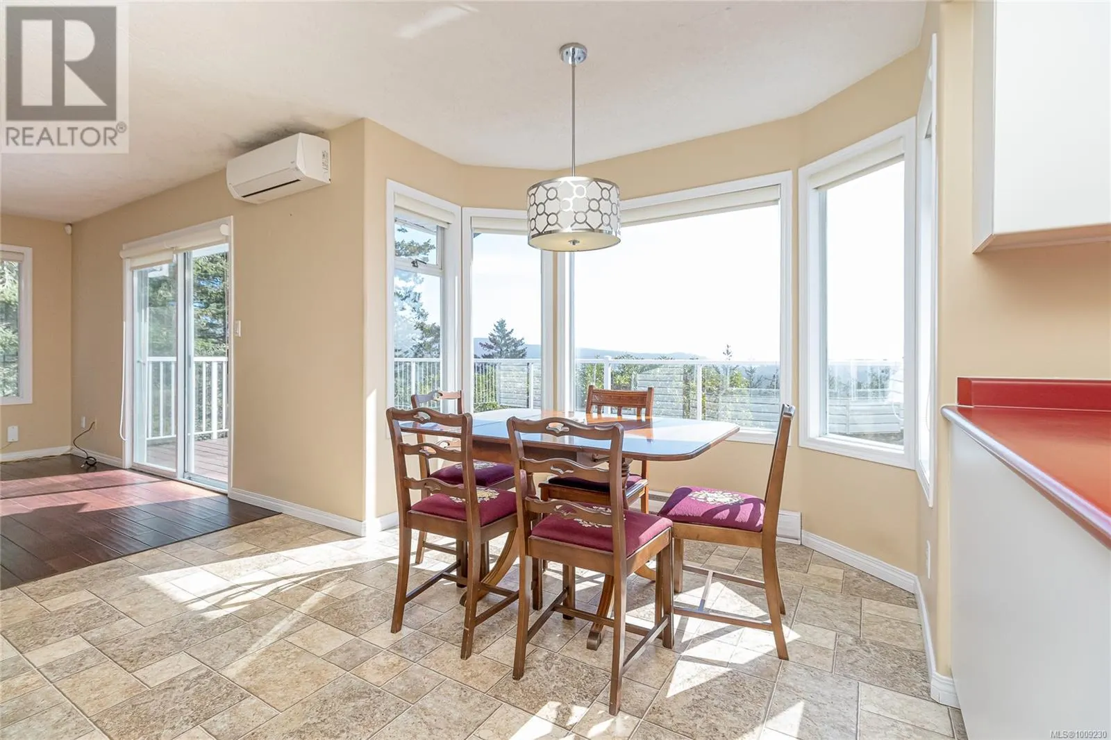 2270 Henlyn Dr