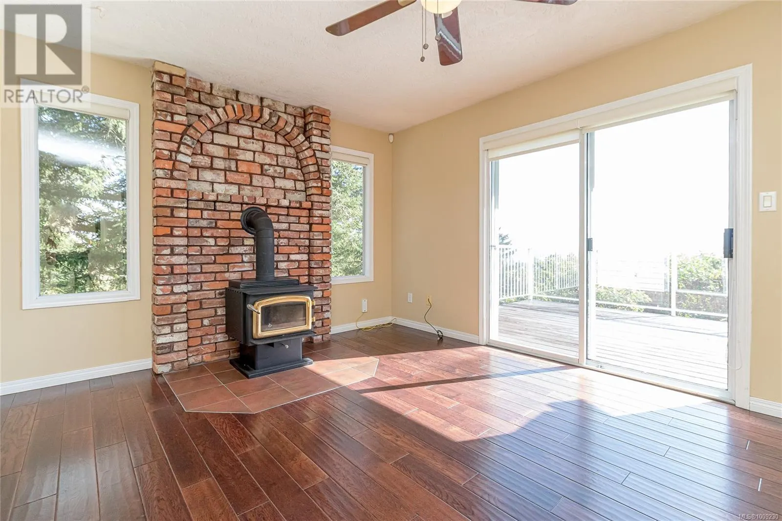 2270 Henlyn Dr