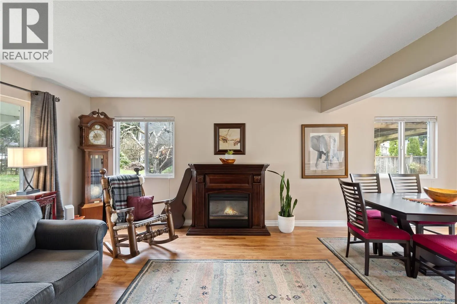 2234 Neil Dr