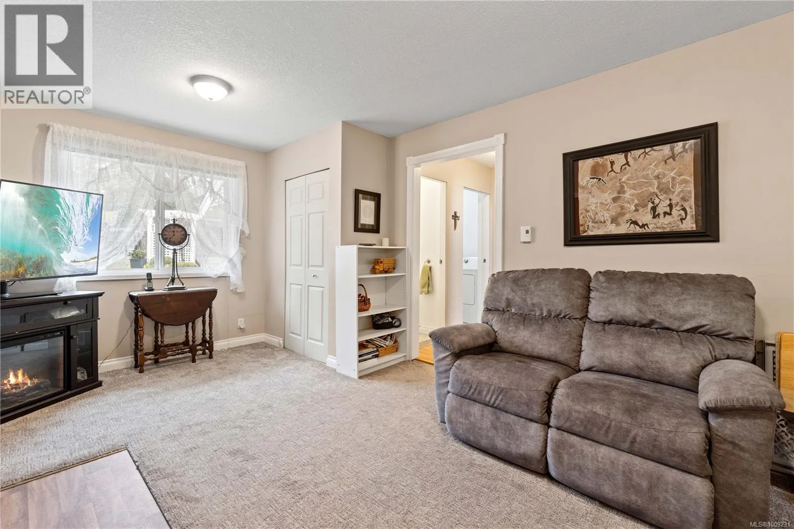 2234 Neil Dr