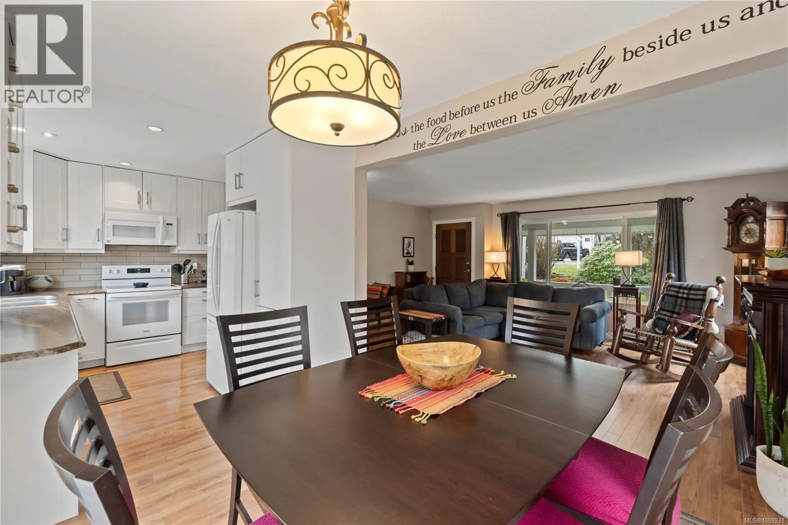 2234 Neil Dr