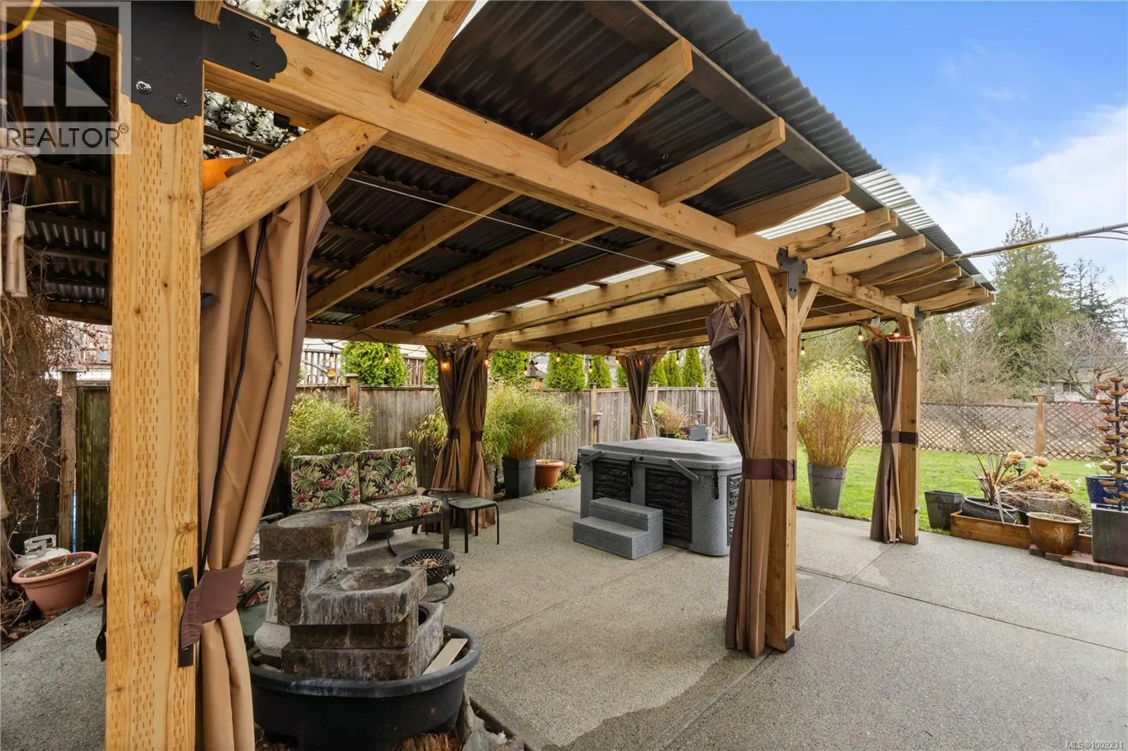 2234 Neil Dr