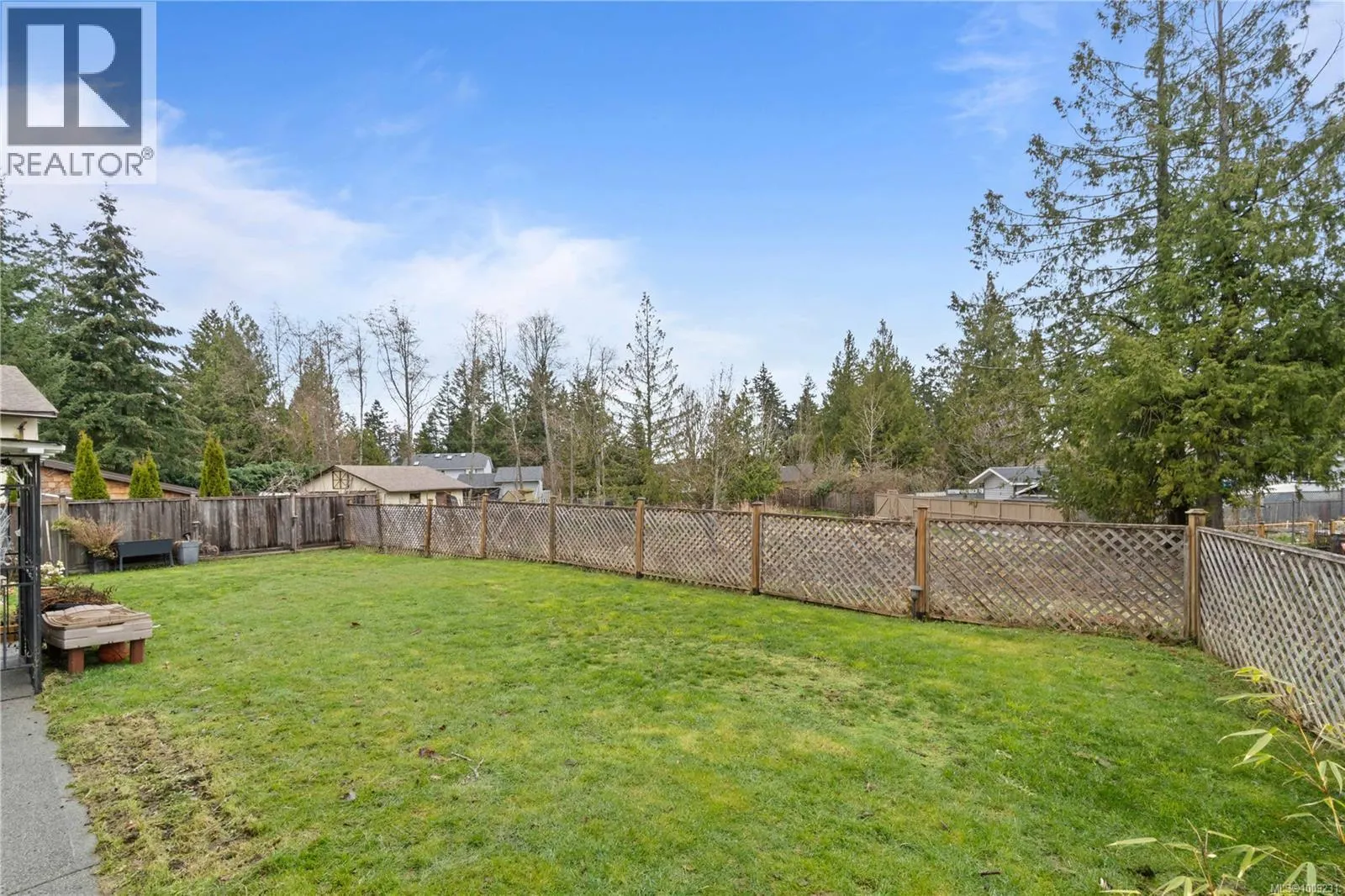 2234 Neil Dr