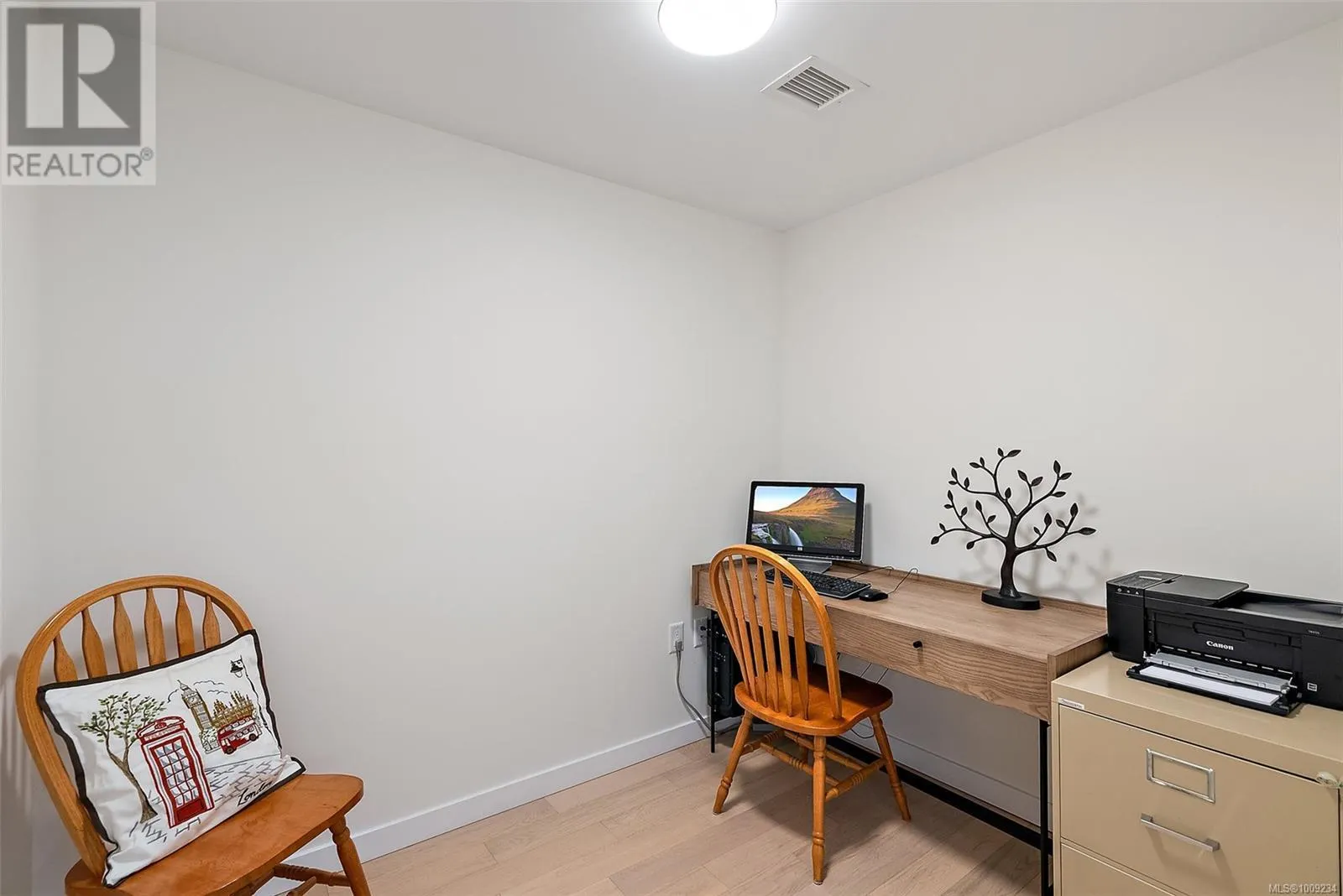 309 5120 Cordova Bay Rd
