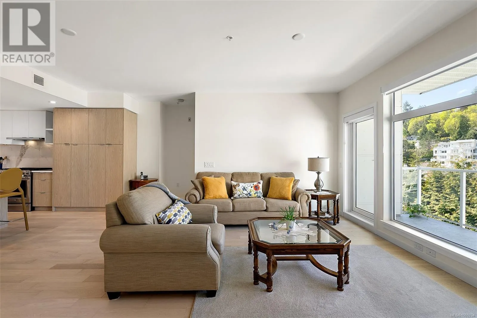 309 5120 Cordova Bay Rd