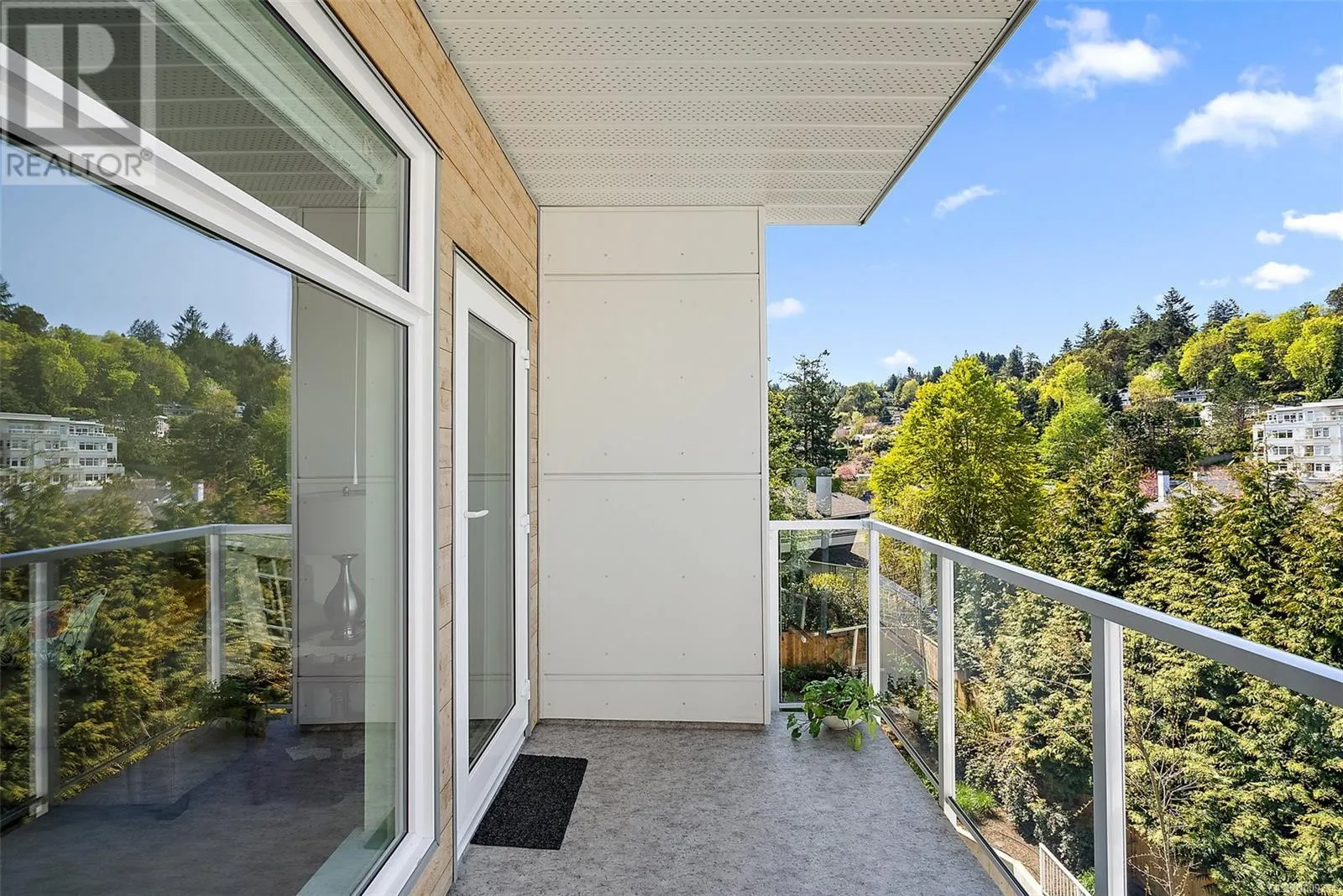 309 5120 Cordova Bay Rd
