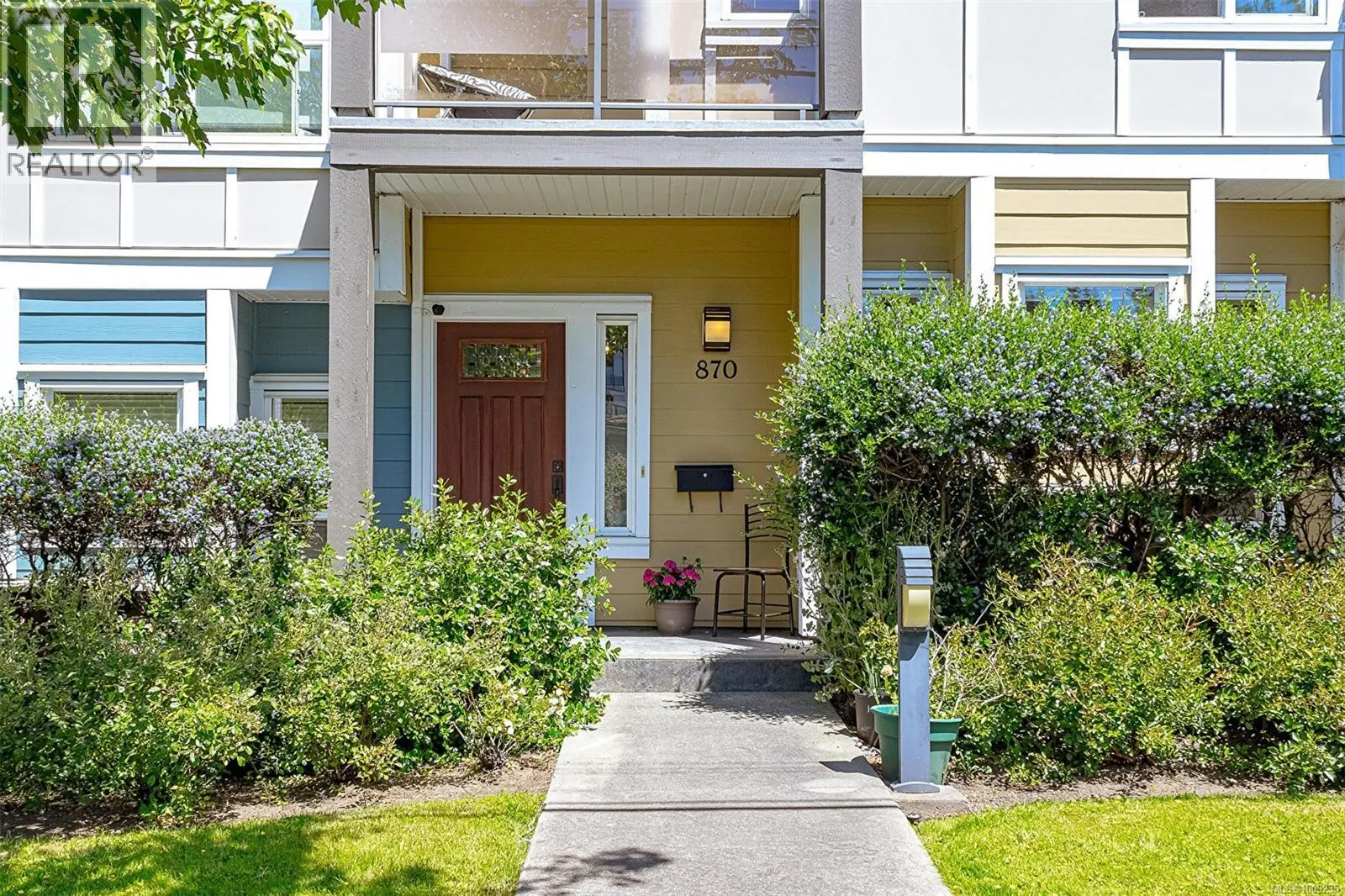 870 Brock Ave