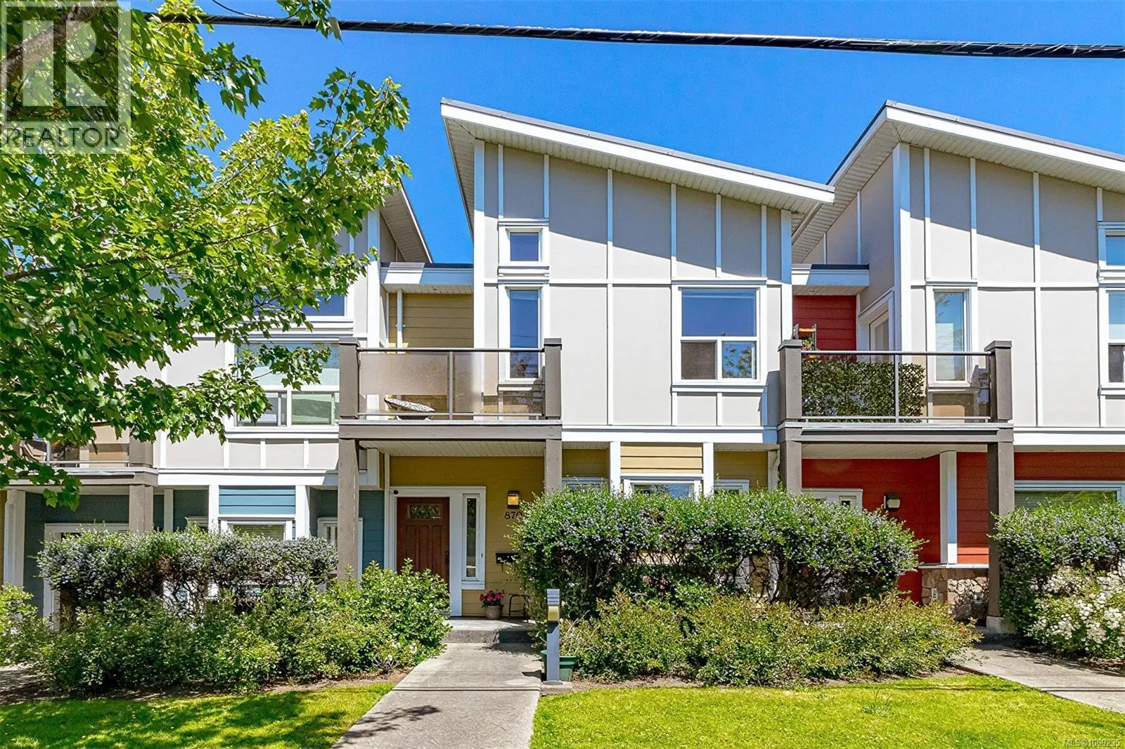870 Brock Ave