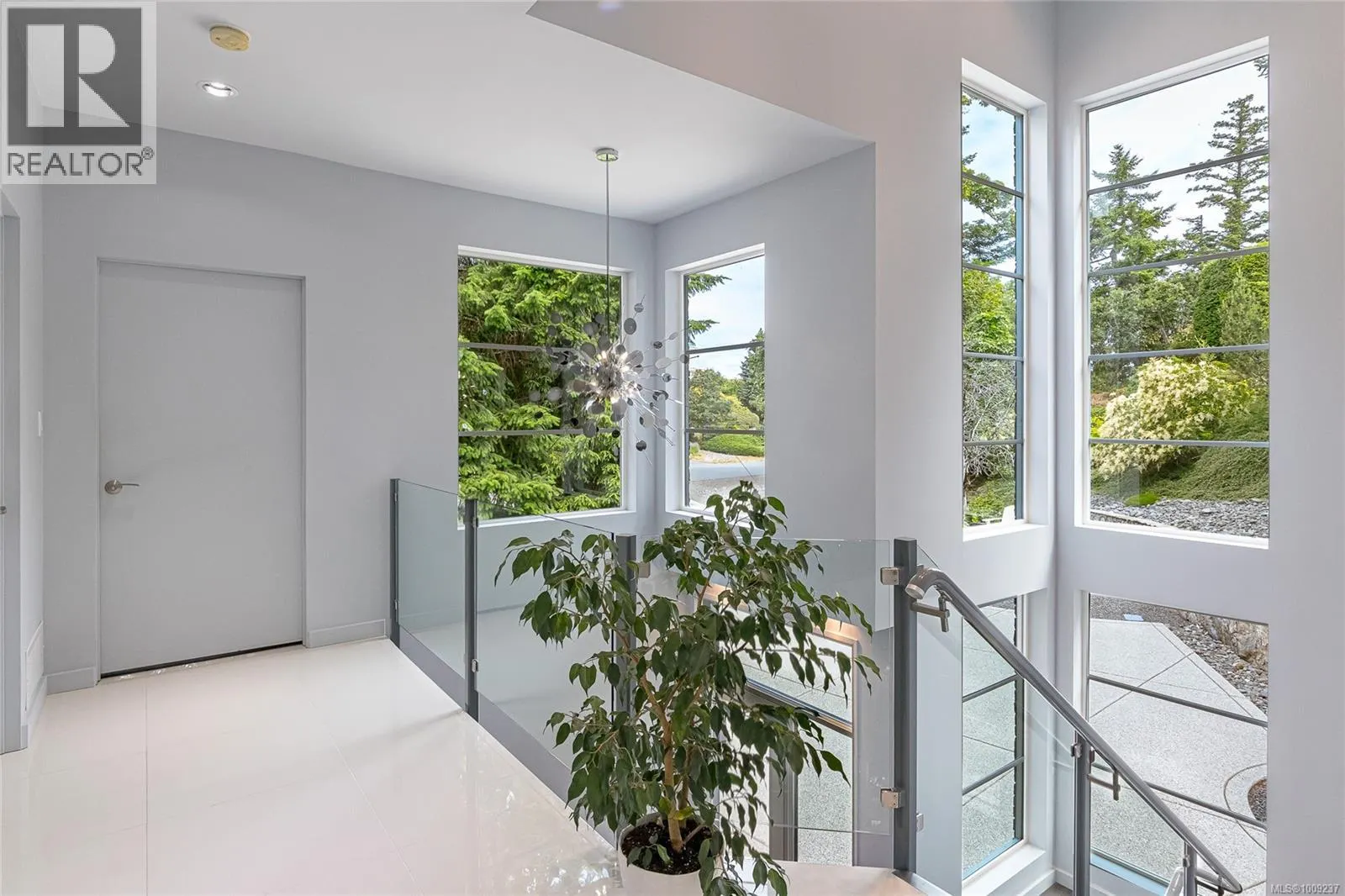 556 Delora Dr