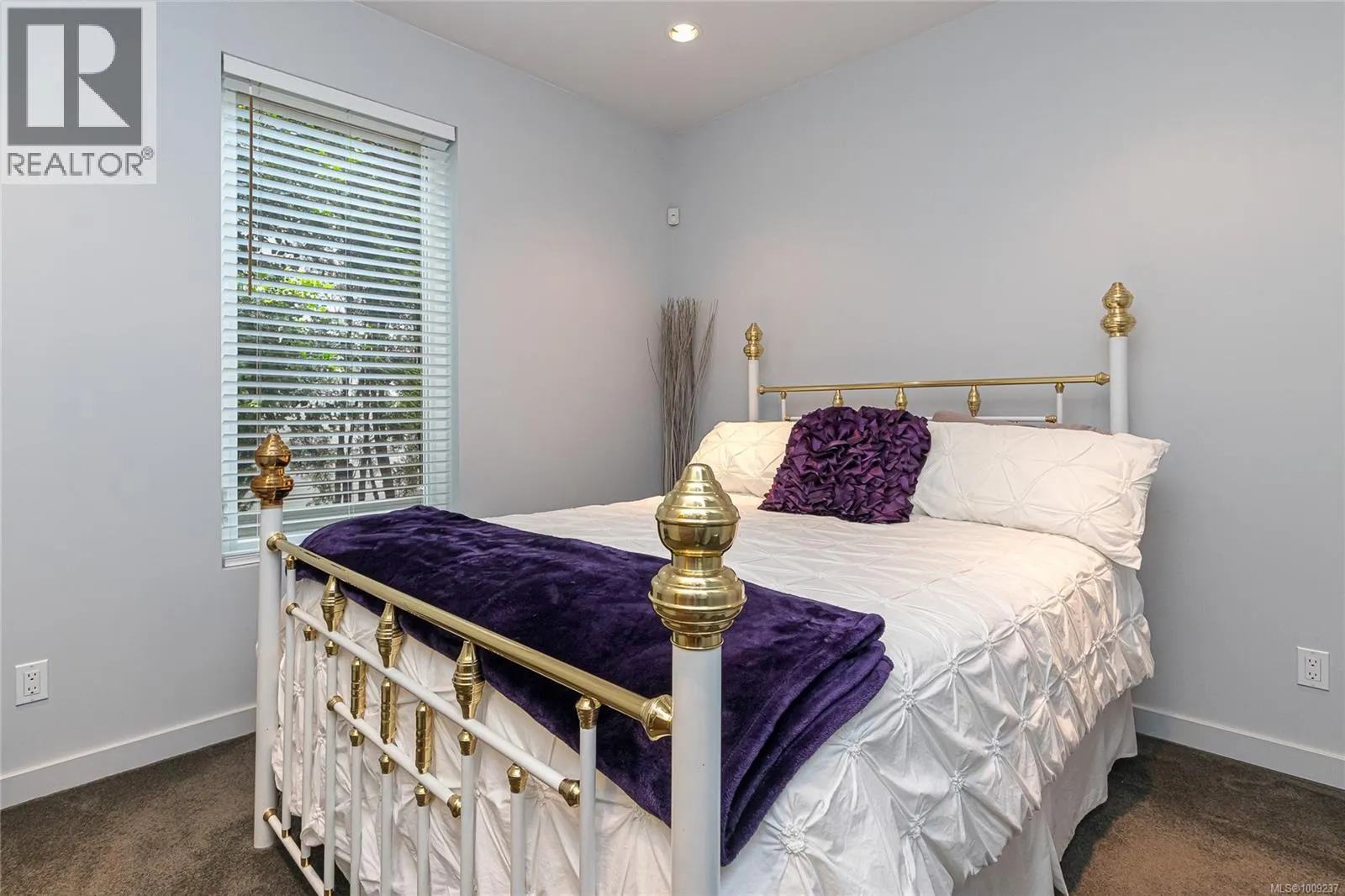556 Delora Dr