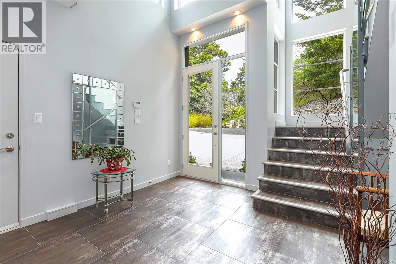 556 Delora Dr