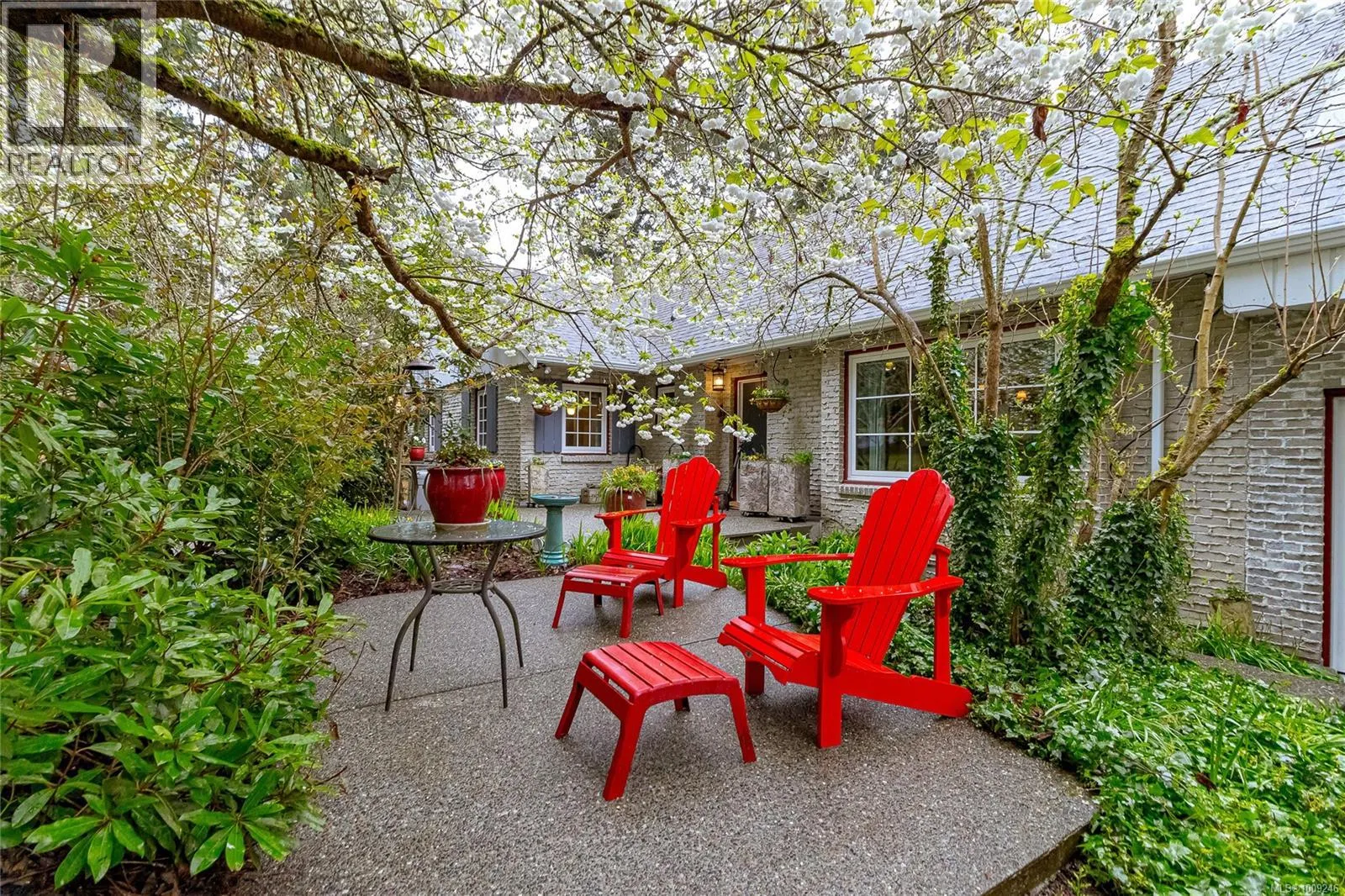 5182 Santa Clara Ave