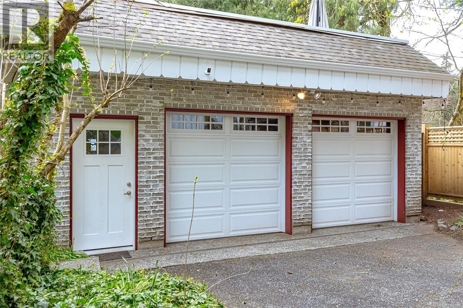 5182 Santa Clara Ave