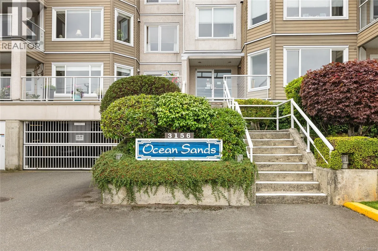 301 3156 Island Hwy W