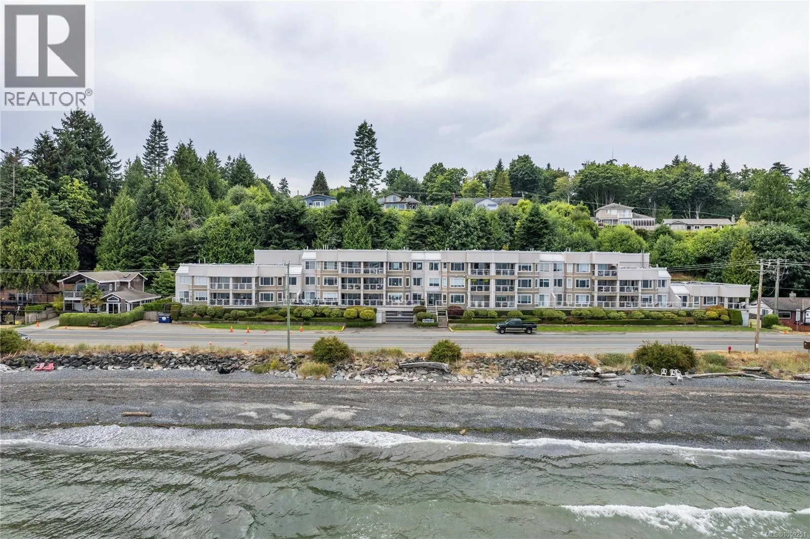 301 3156 Island Hwy W