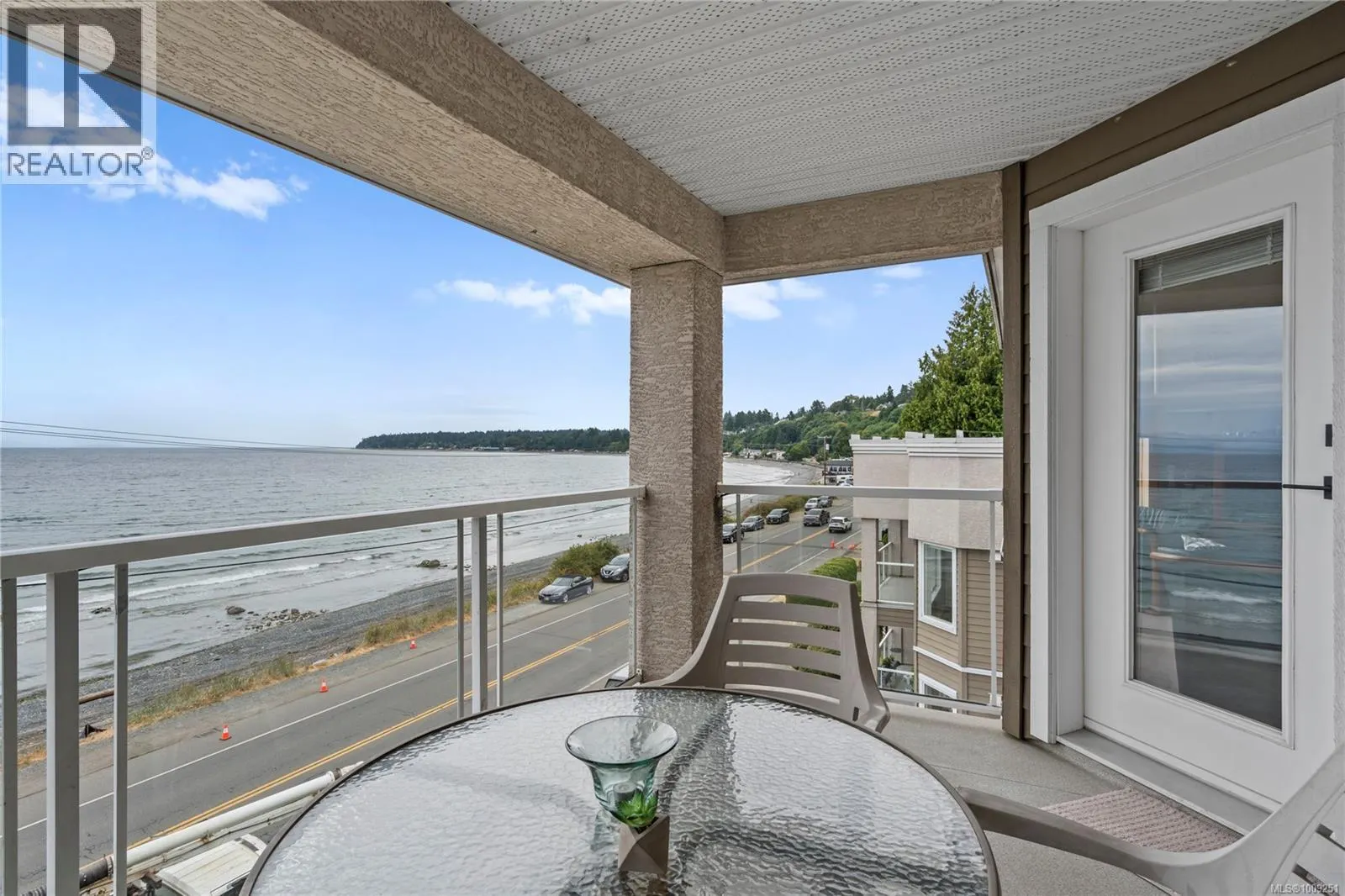 301 3156 Island Hwy W