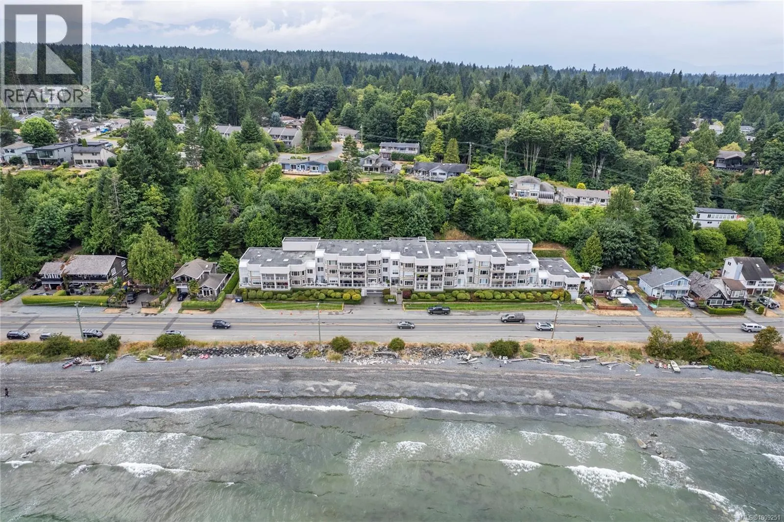 301 3156 Island Hwy W