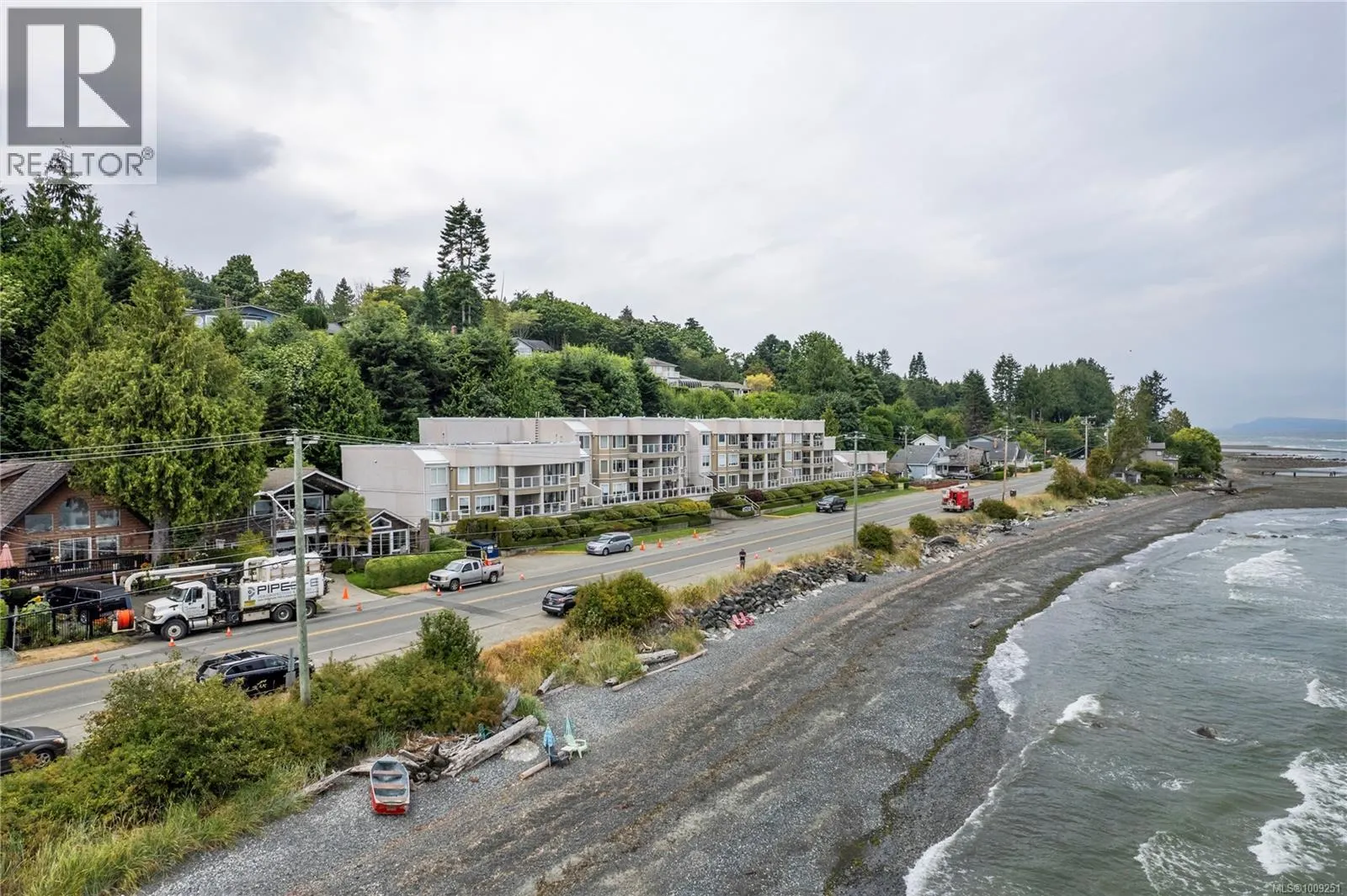 301 3156 Island Hwy W
