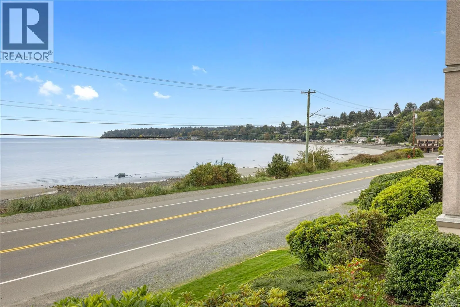 301 3156 Island Hwy W