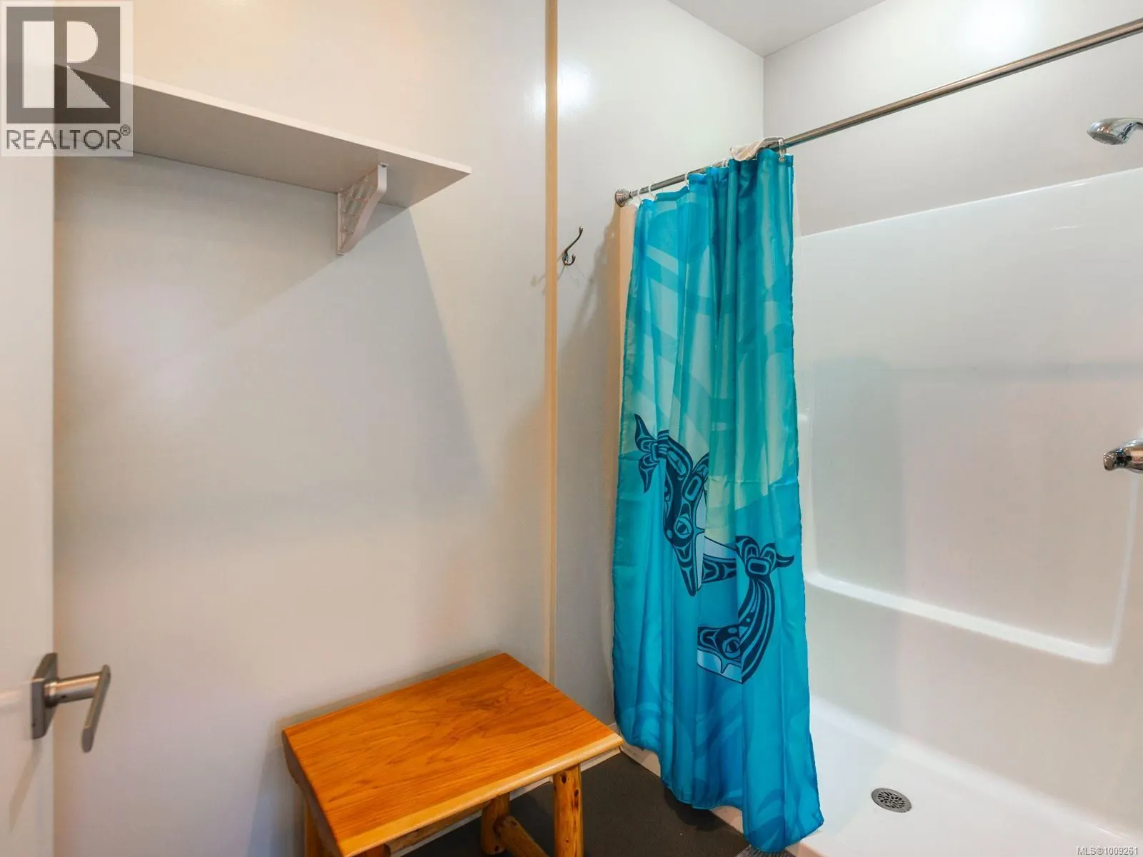 38 10750 Central Lake Rd