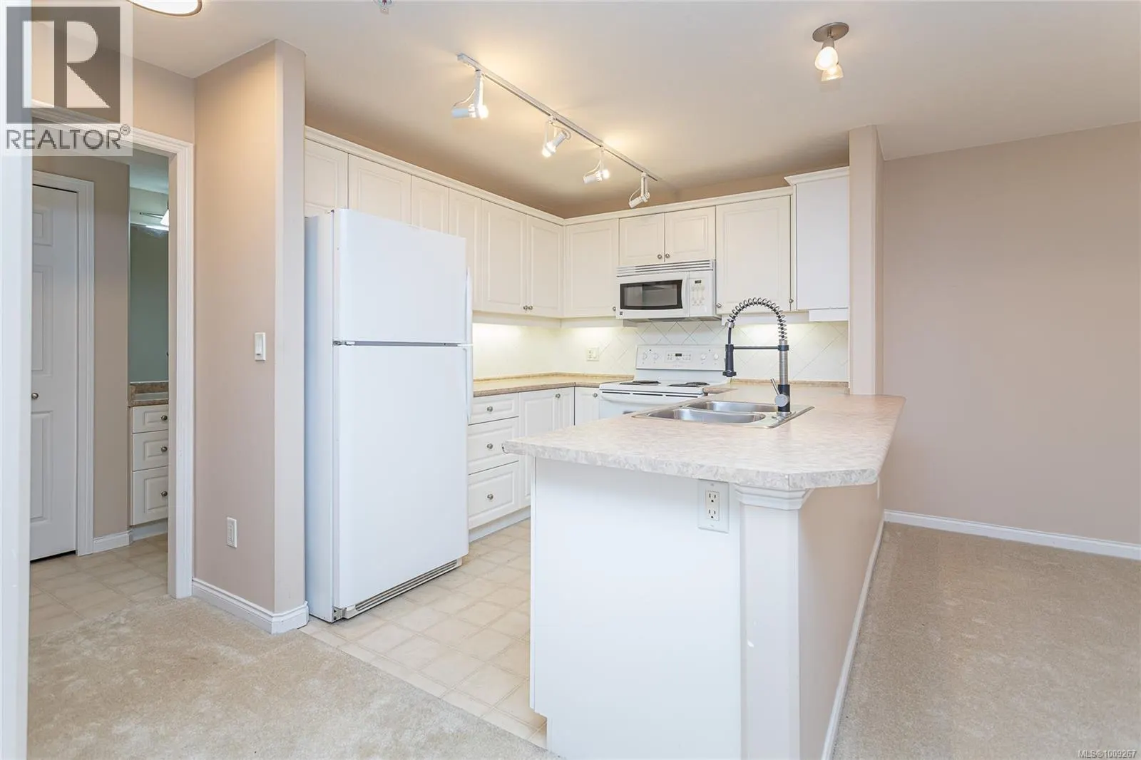 107 1633 Dufferin Cres