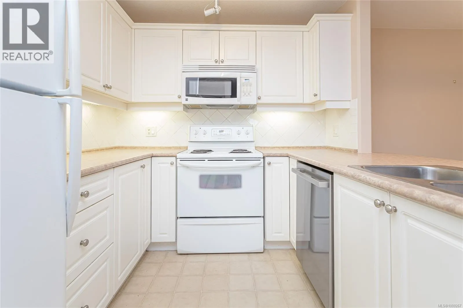 107 1633 Dufferin Cres