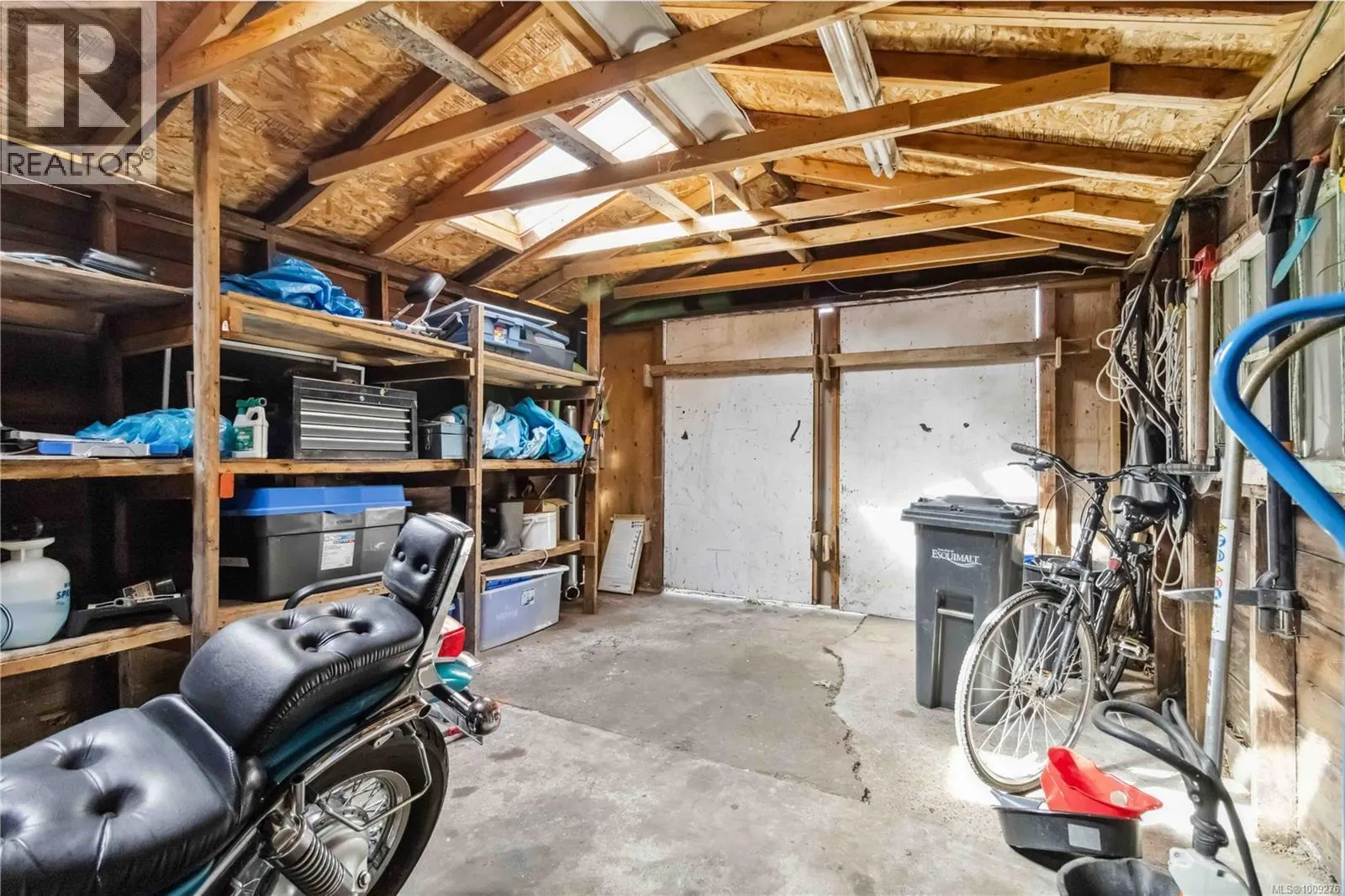 806 Old Esquimalt Rd