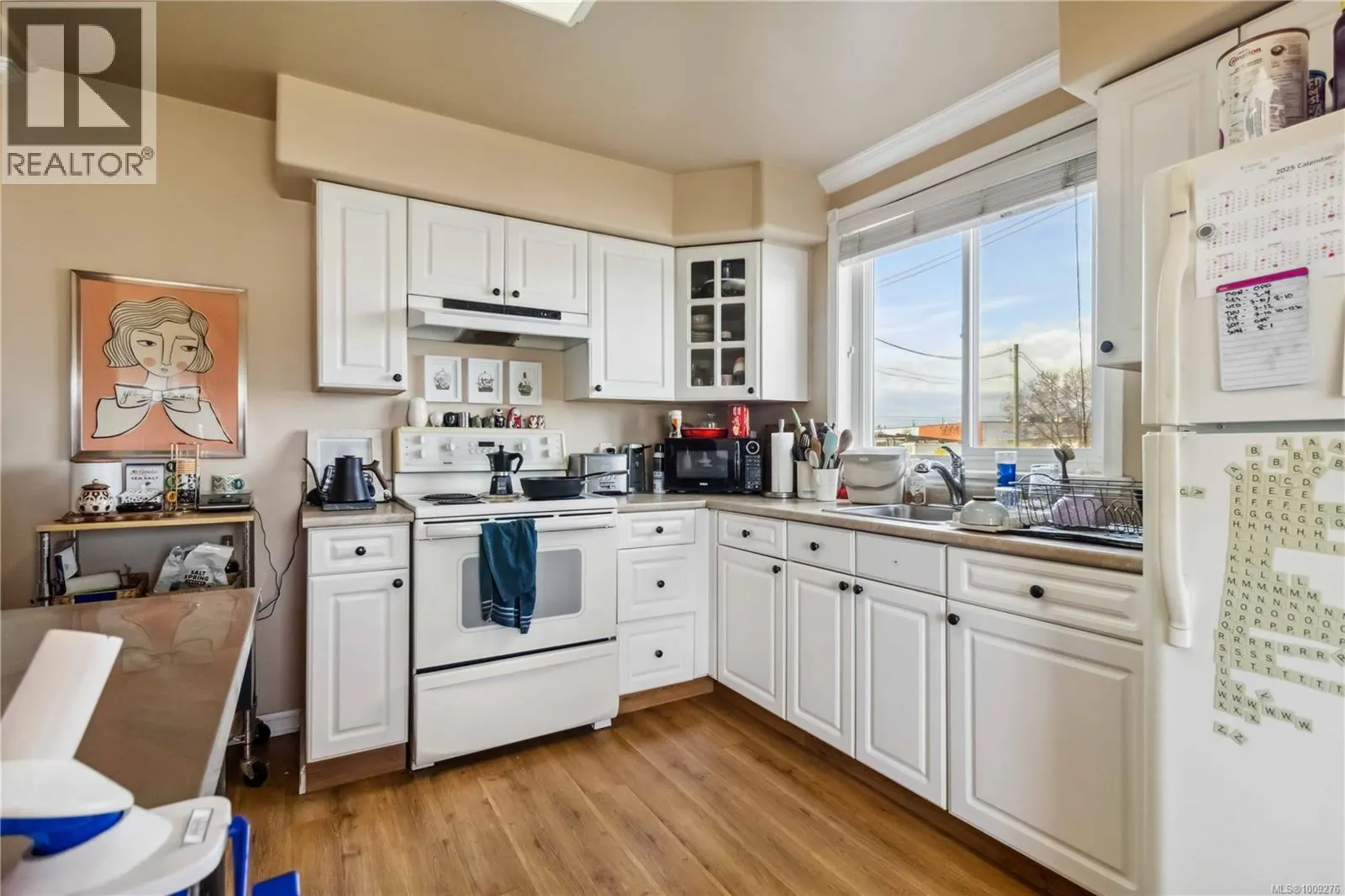 806 Old Esquimalt Rd