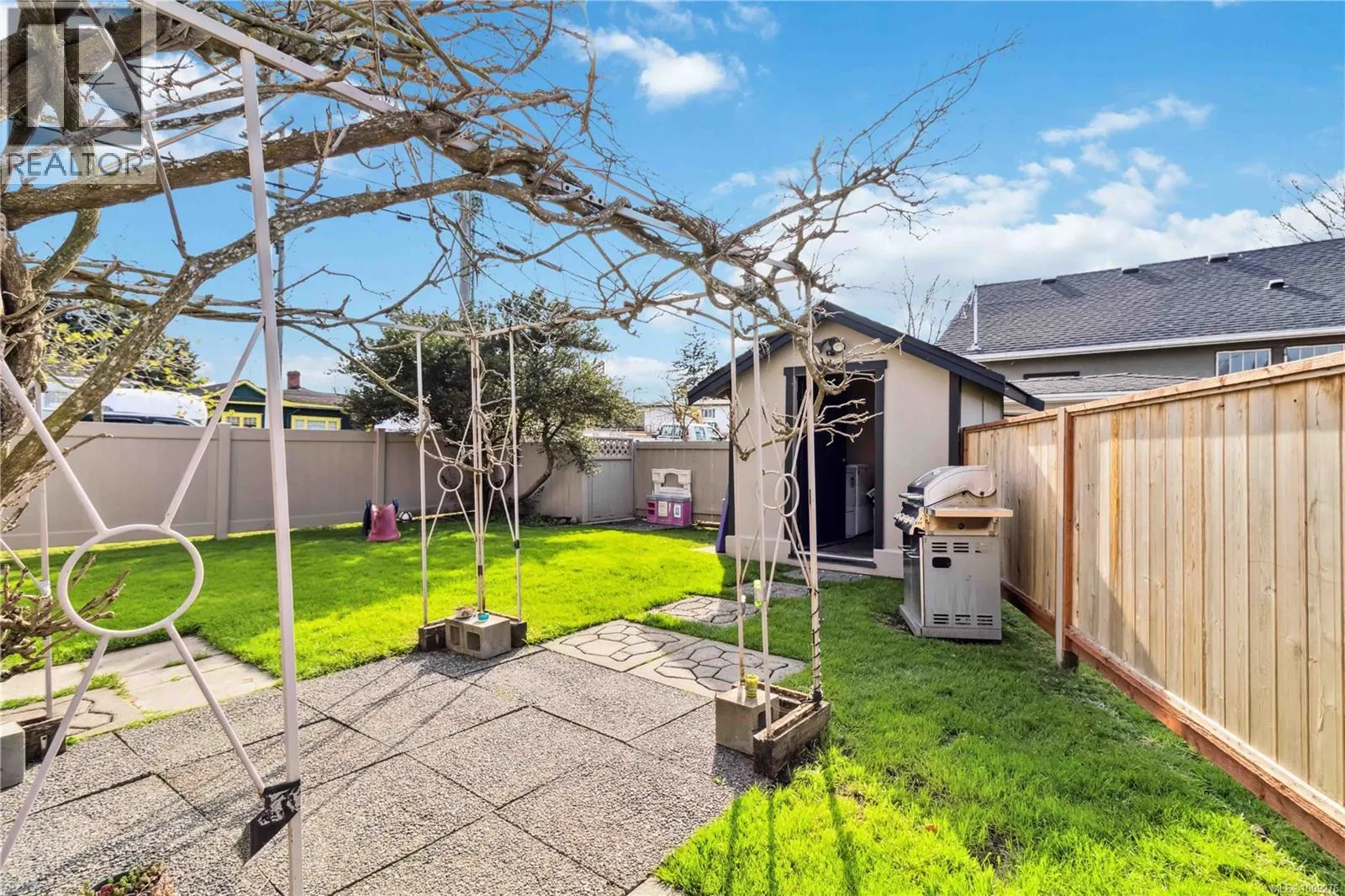 806 Old Esquimalt Rd