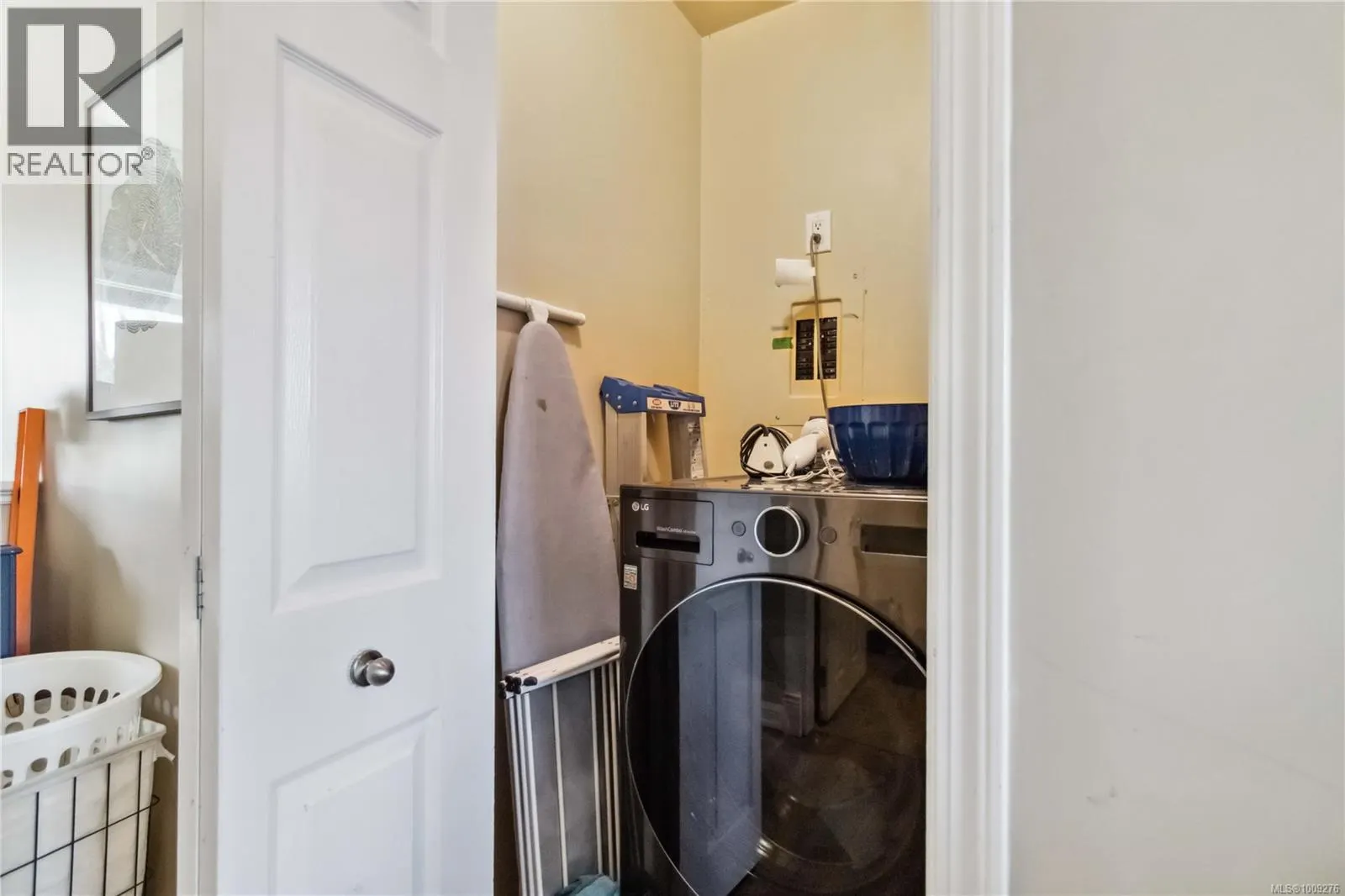 806 Old Esquimalt Rd
