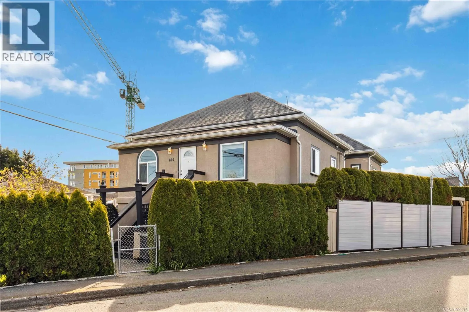 806 Old Esquimalt Rd
