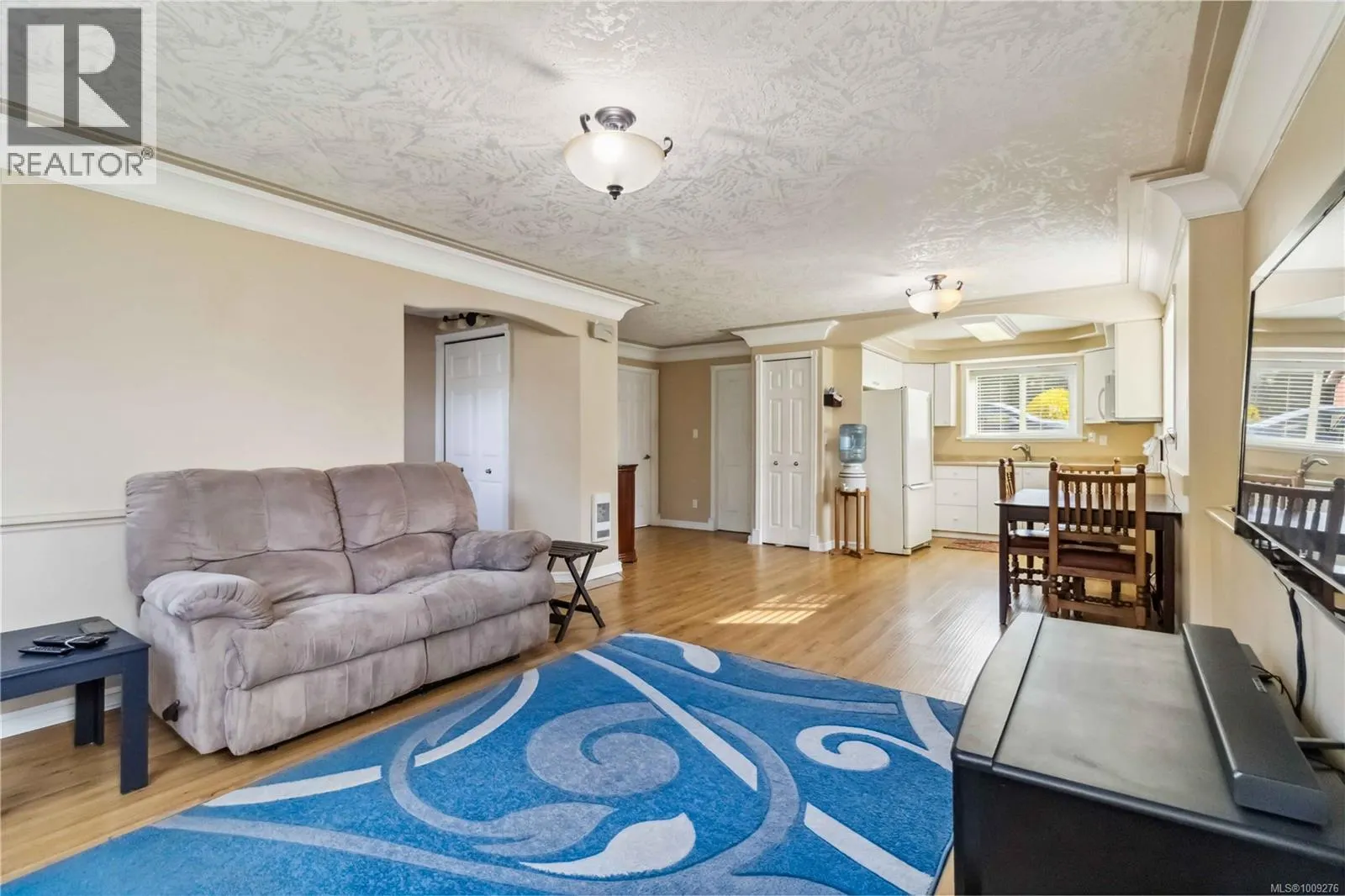 806 Old Esquimalt Rd