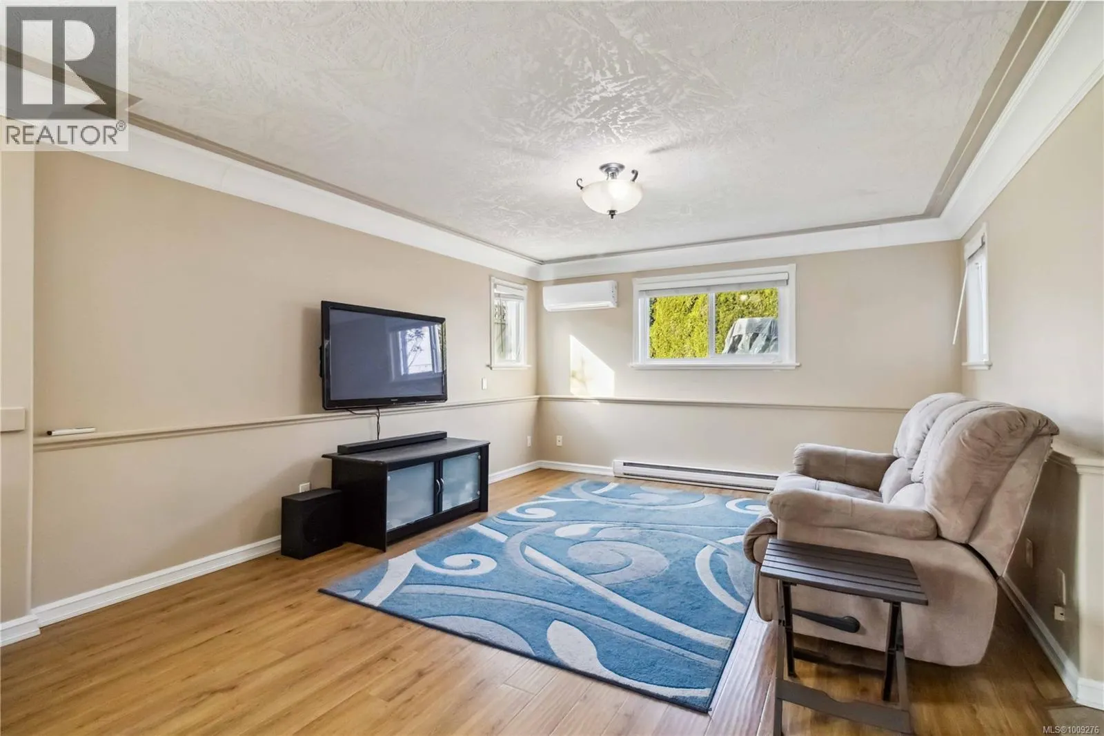 806 Old Esquimalt Rd