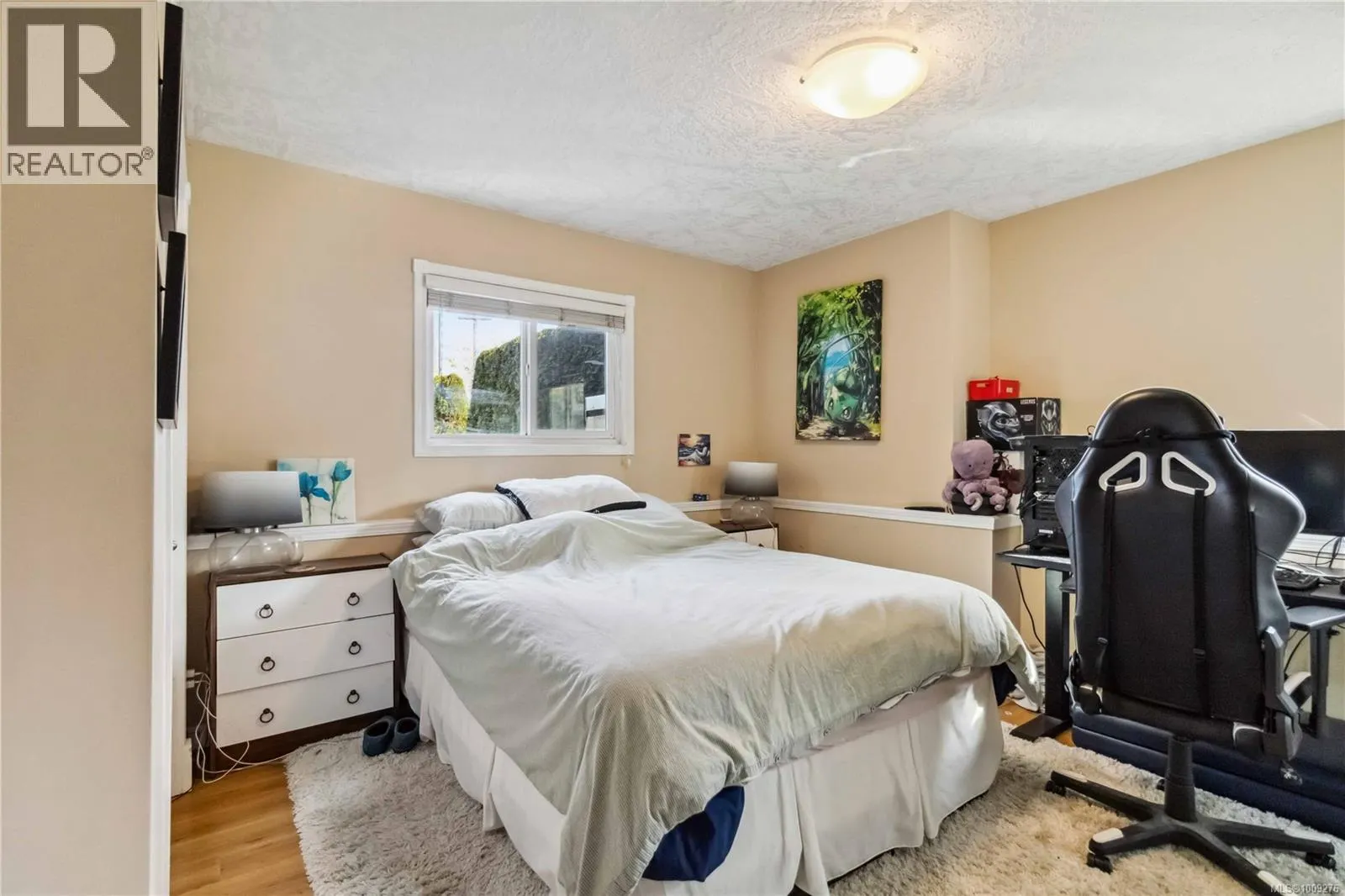 806 Old Esquimalt Rd