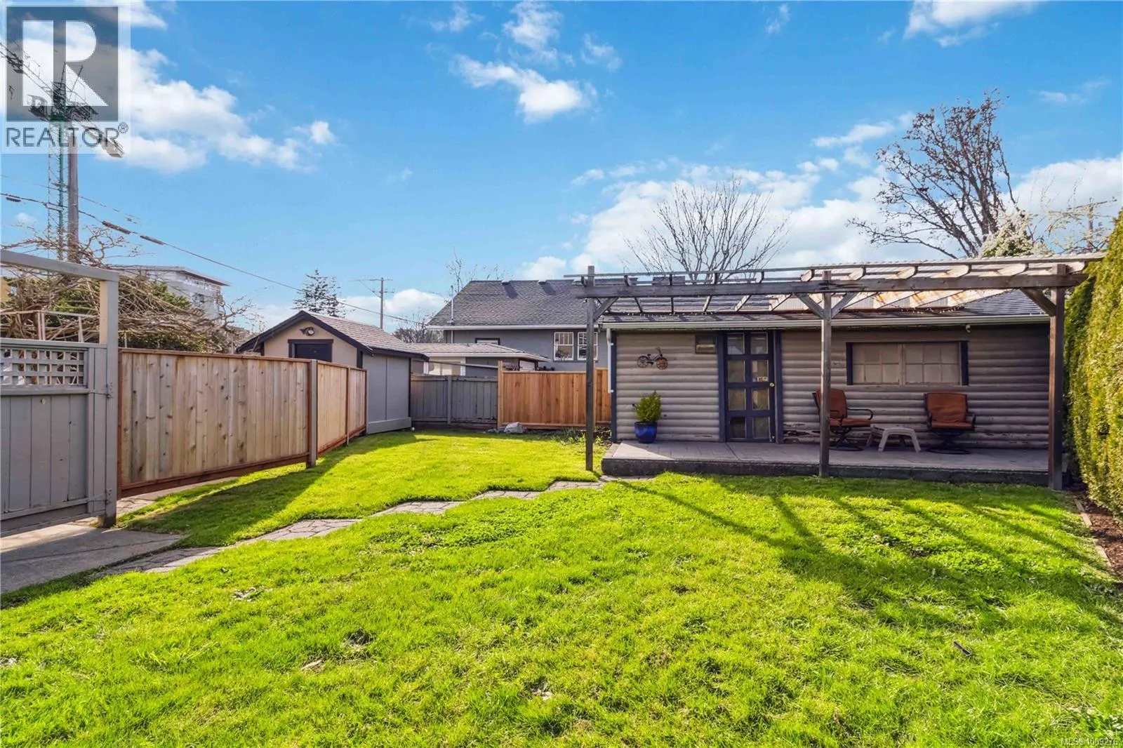 806 Old Esquimalt Rd