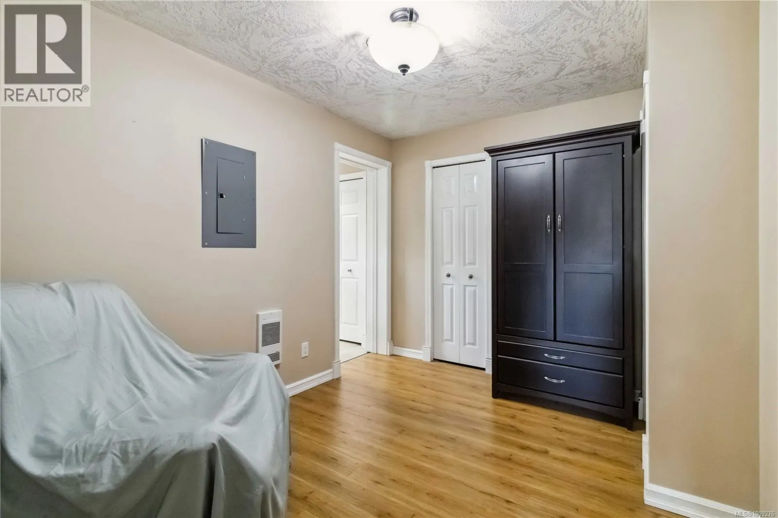806 Old Esquimalt Rd