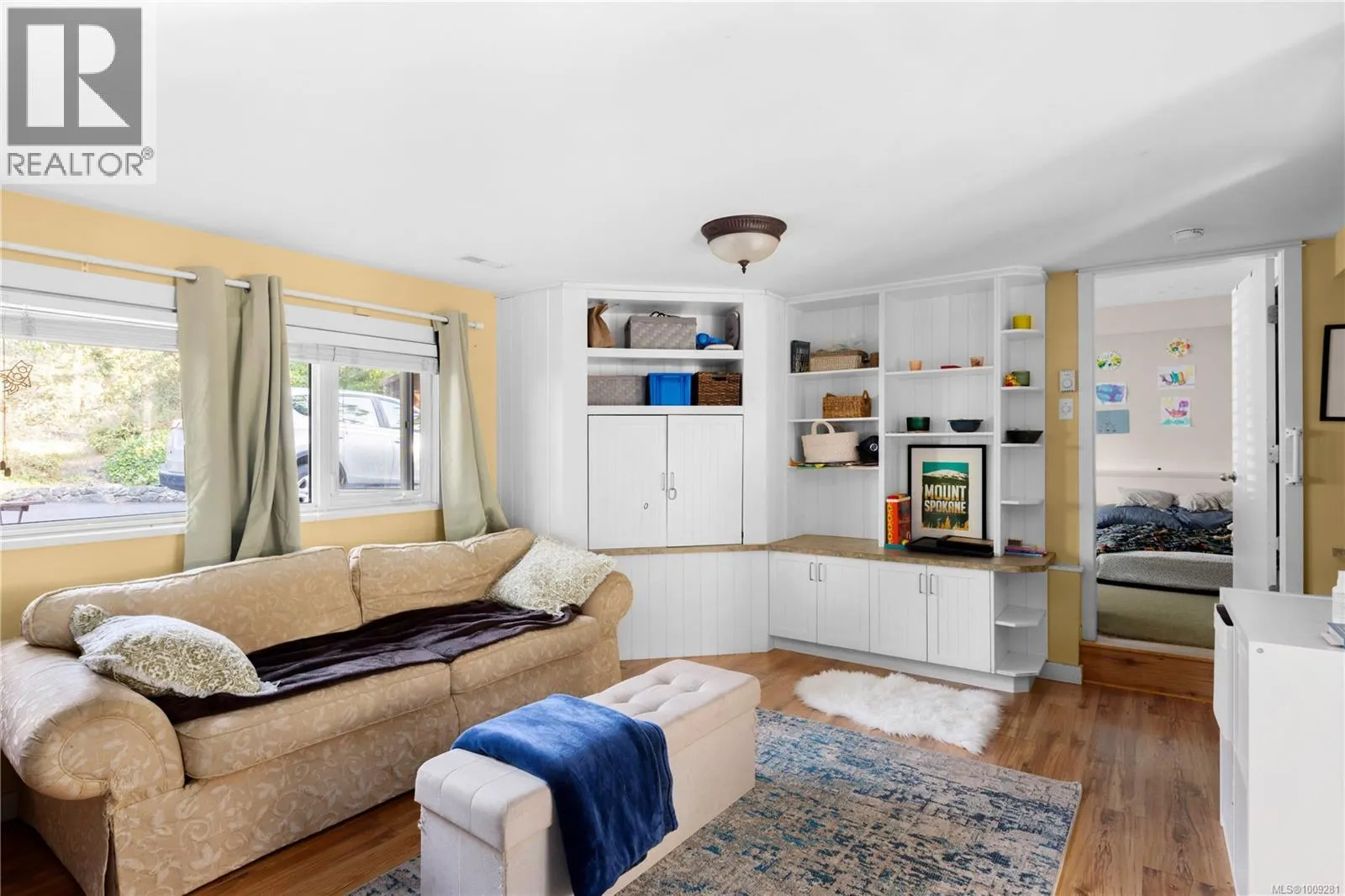 3935 Tudor Ave