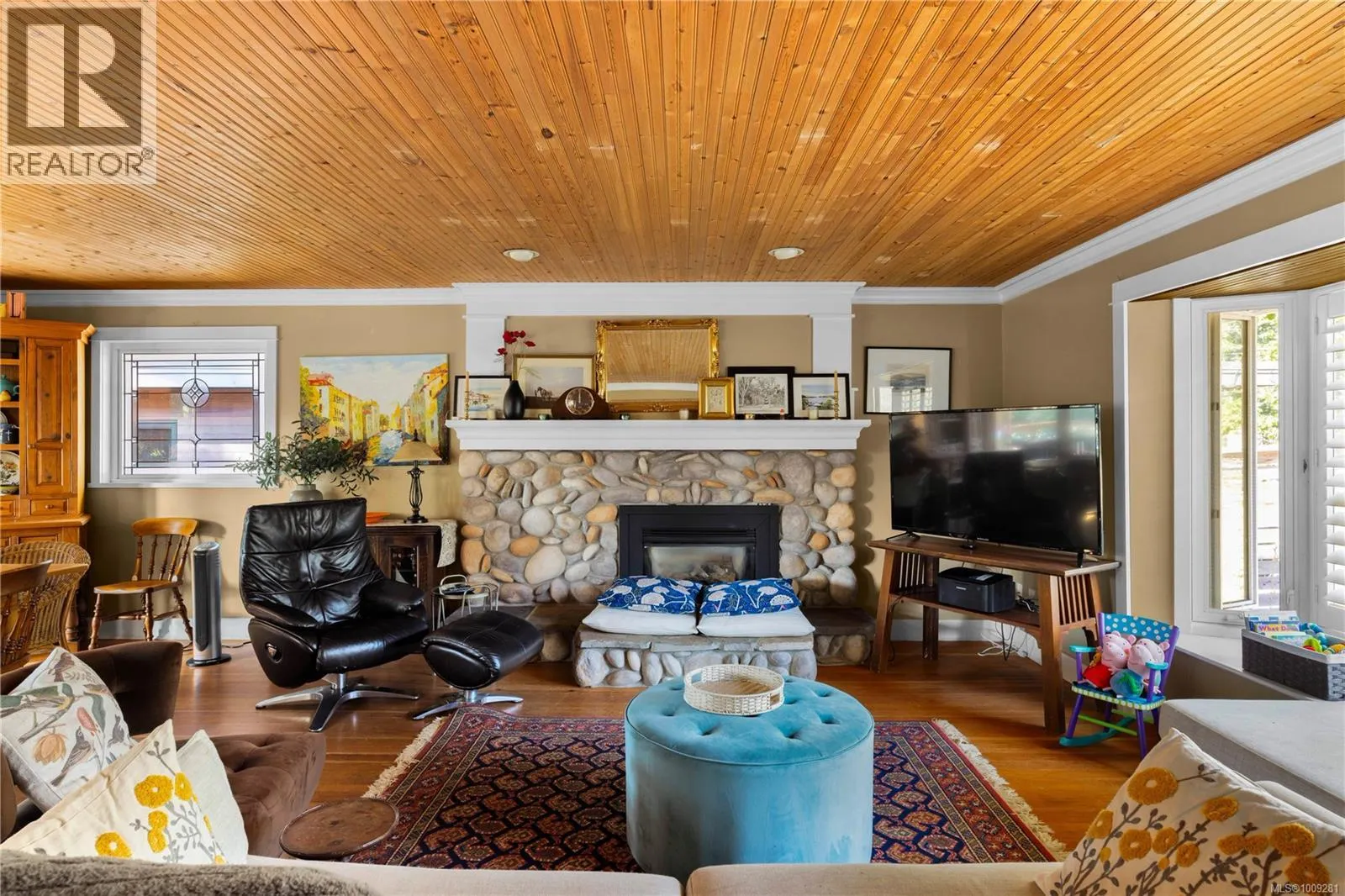 3935 Tudor Ave