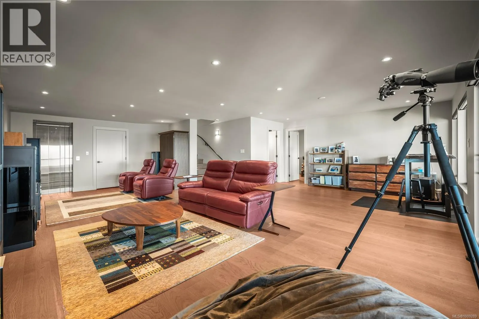 553 Marine View