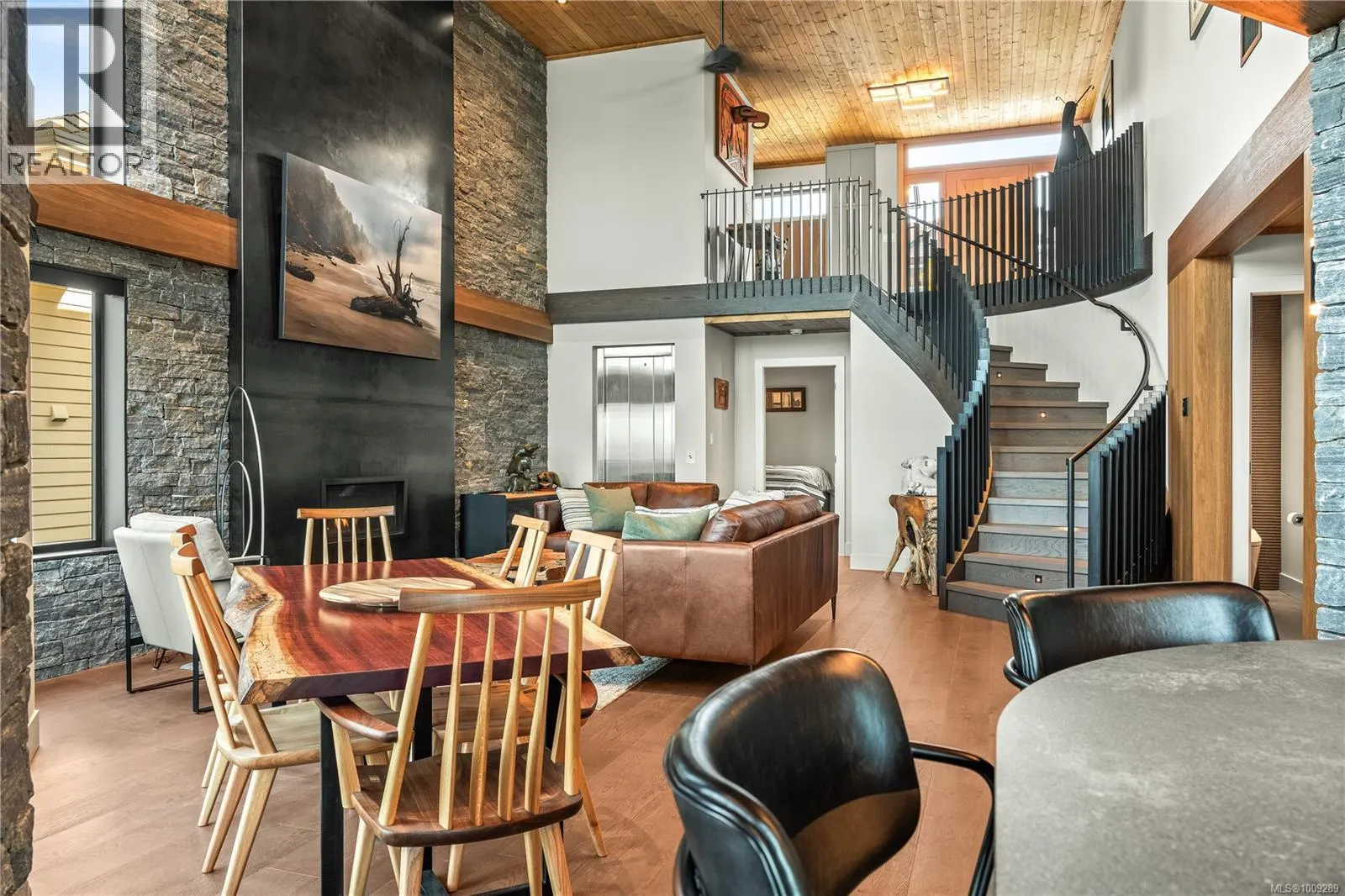 553 Marine View