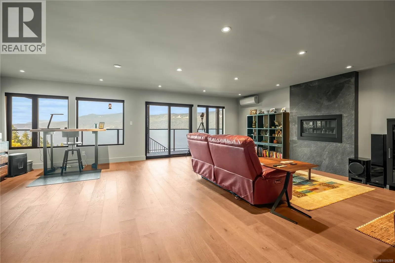 553 Marine View