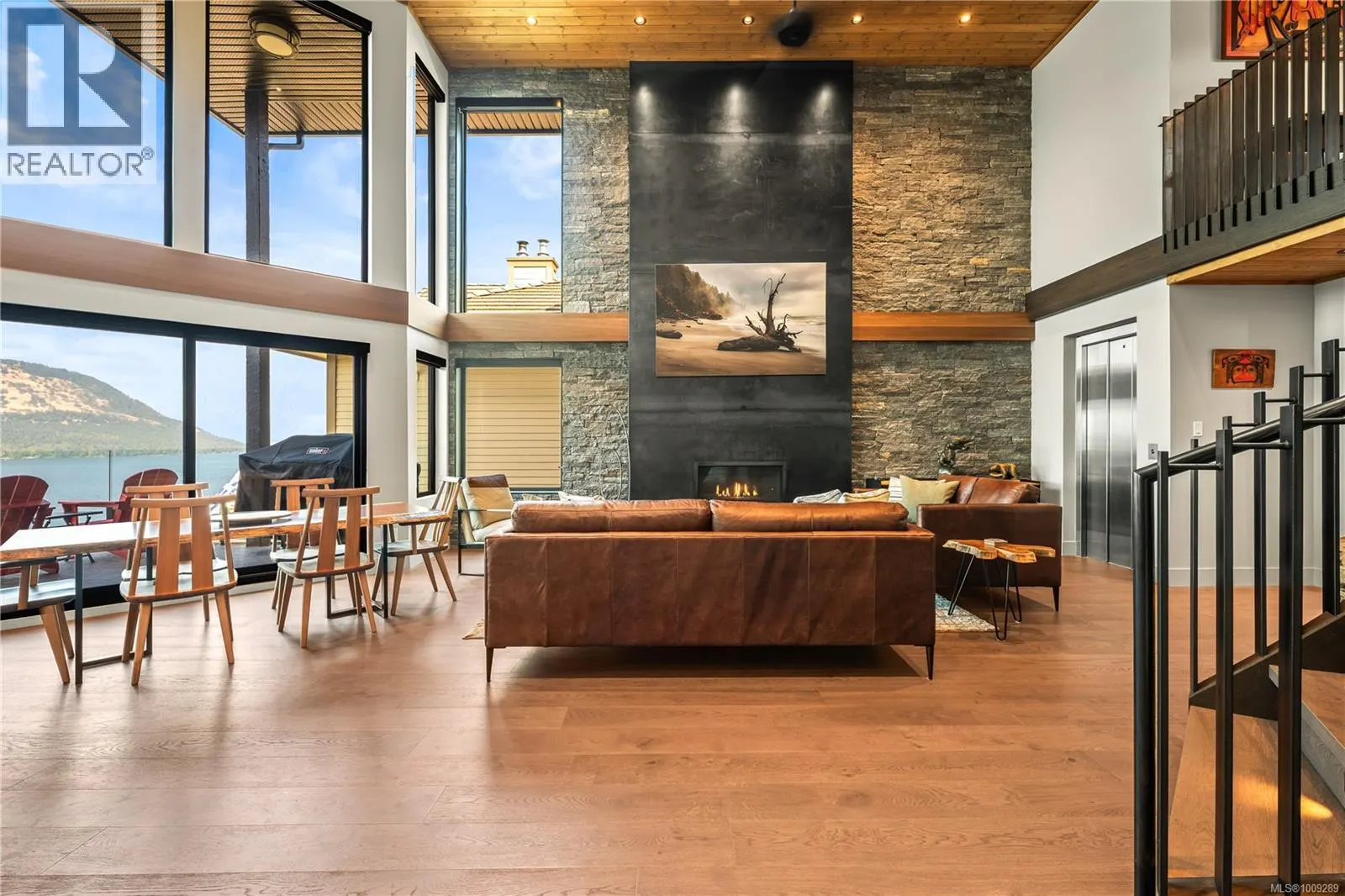 553 Marine View