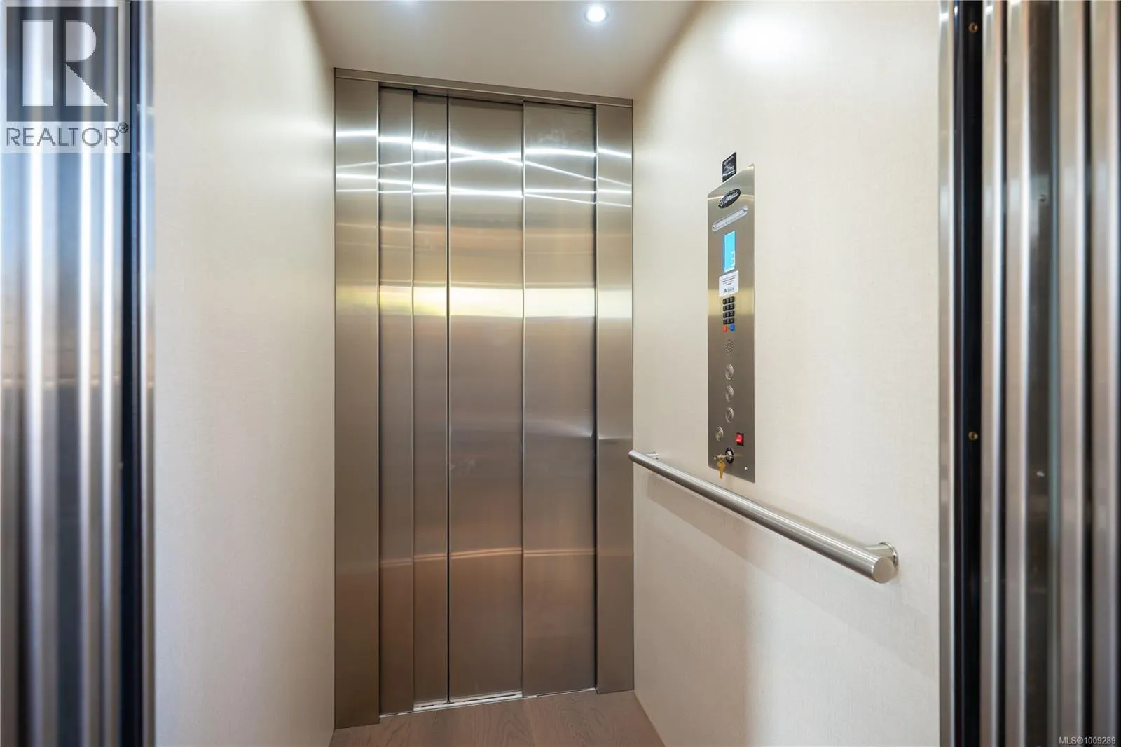 553 Marine View