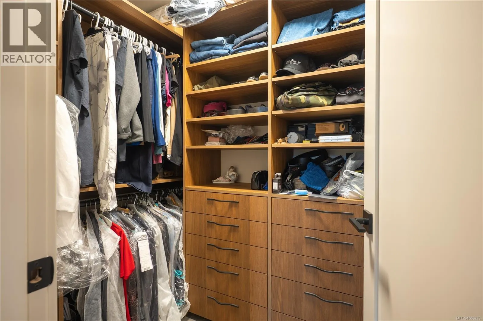 553 Marine View