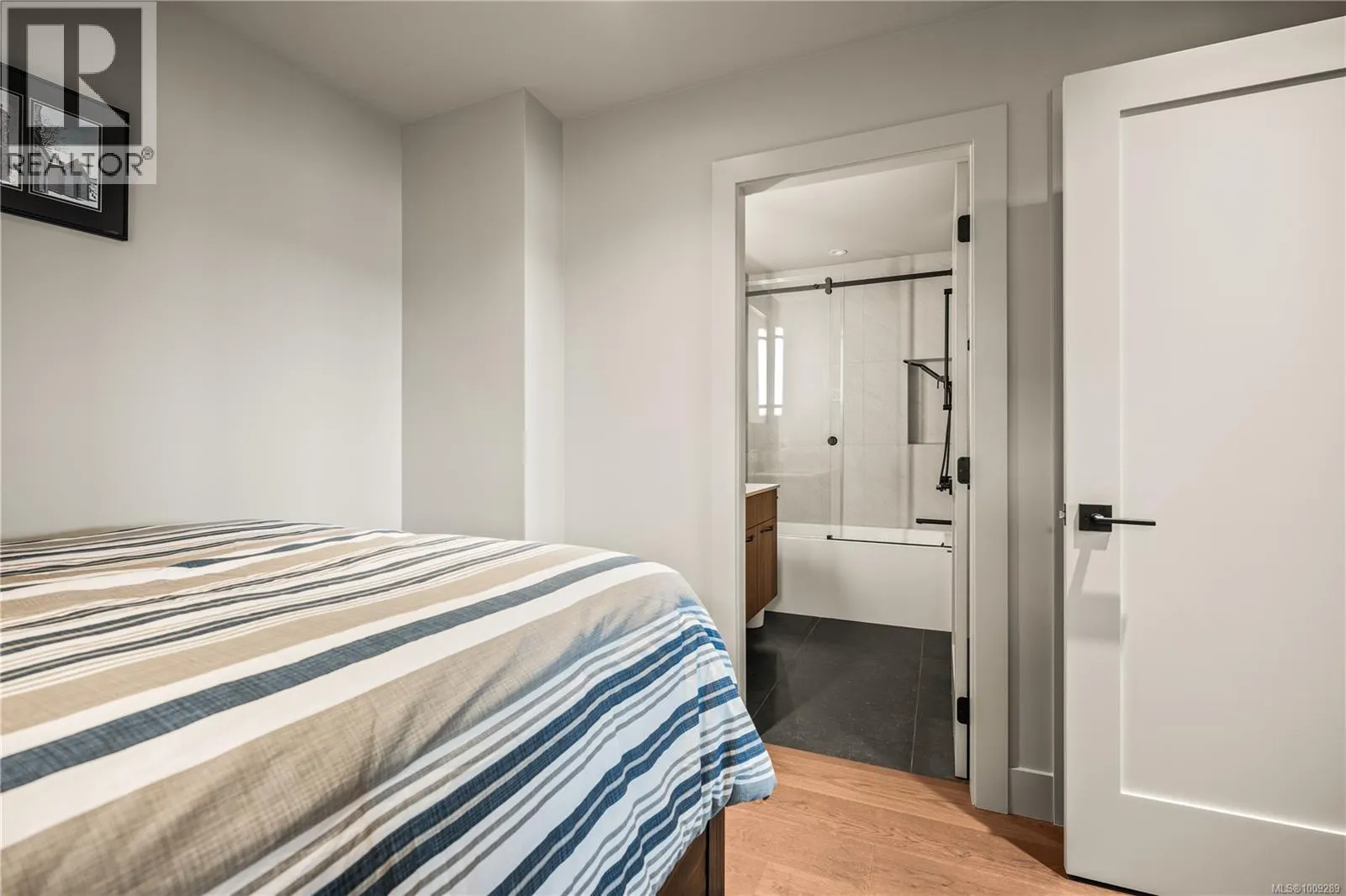 553 Marine View