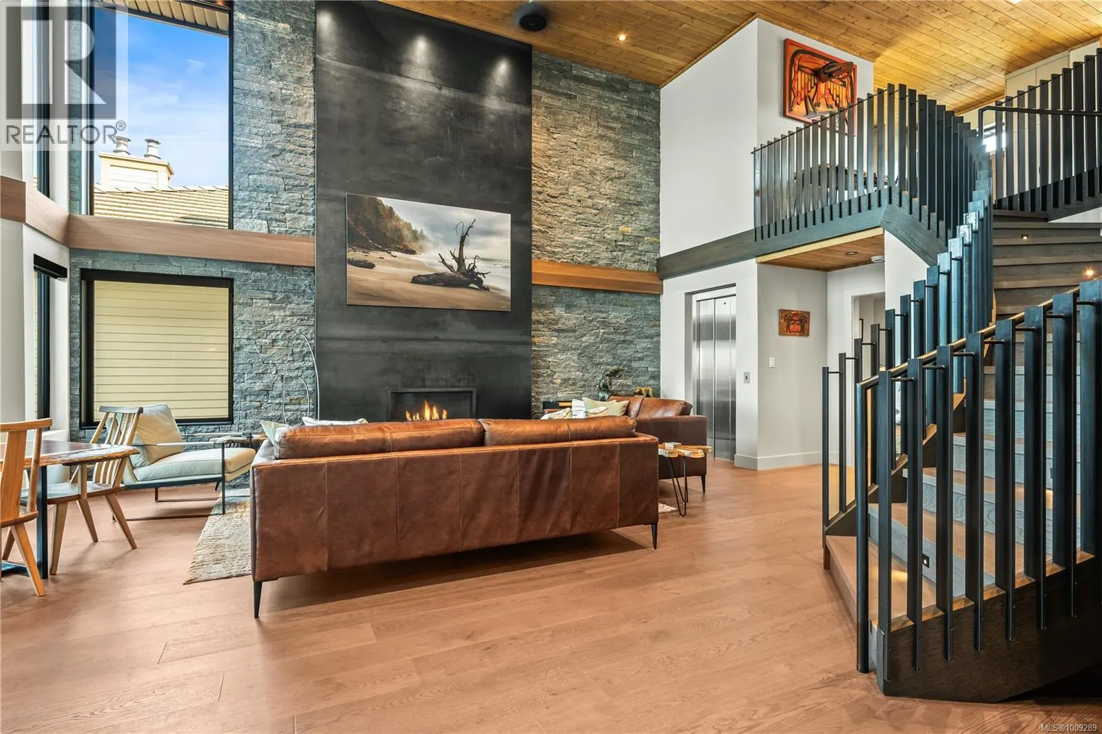 553 Marine View