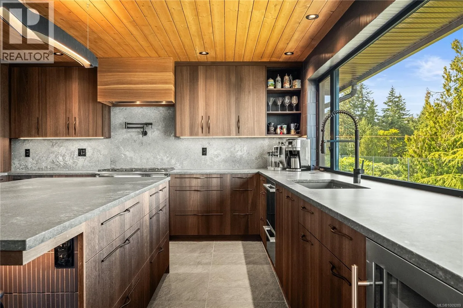 553 Marine View