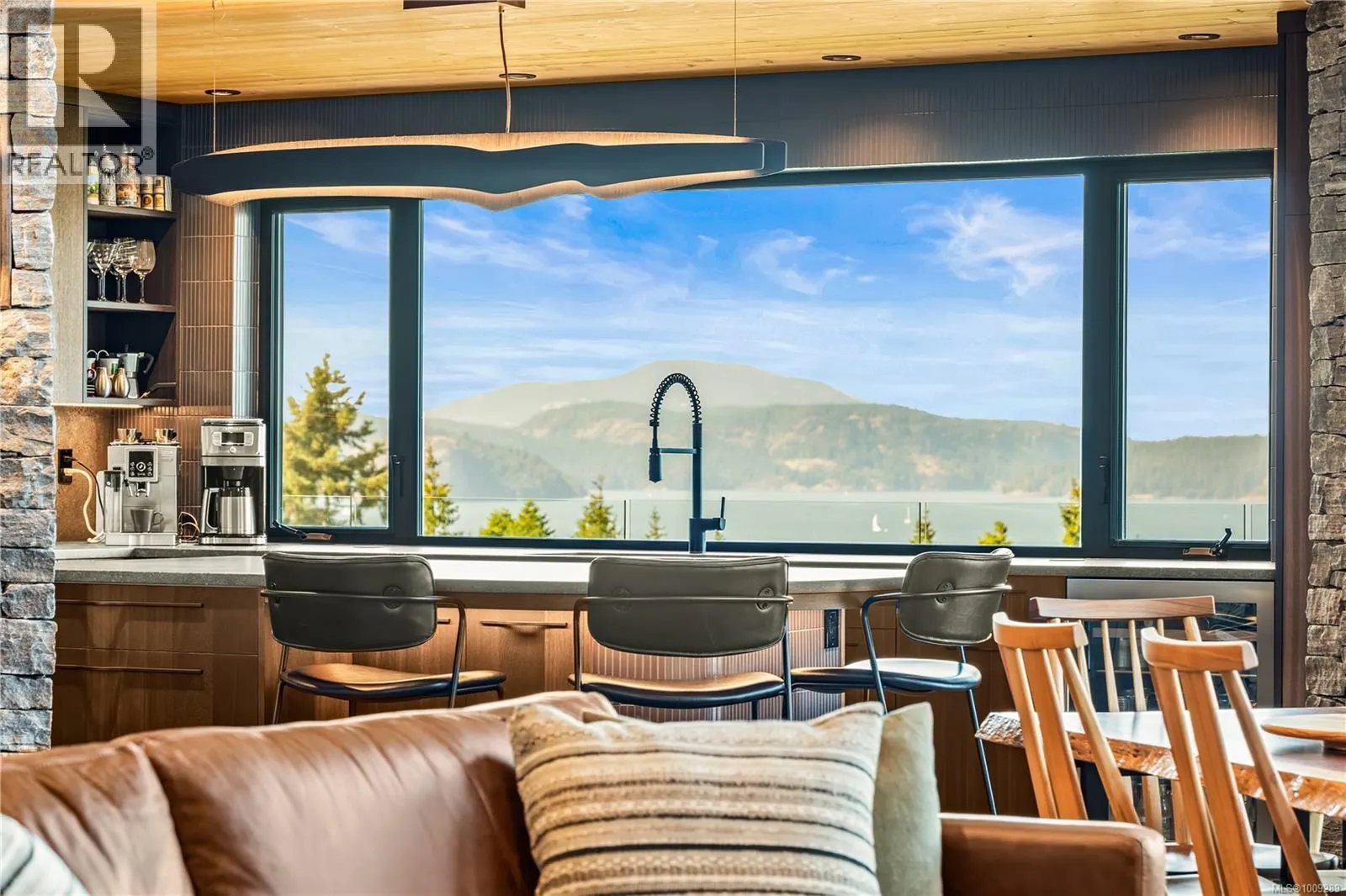 553 Marine View