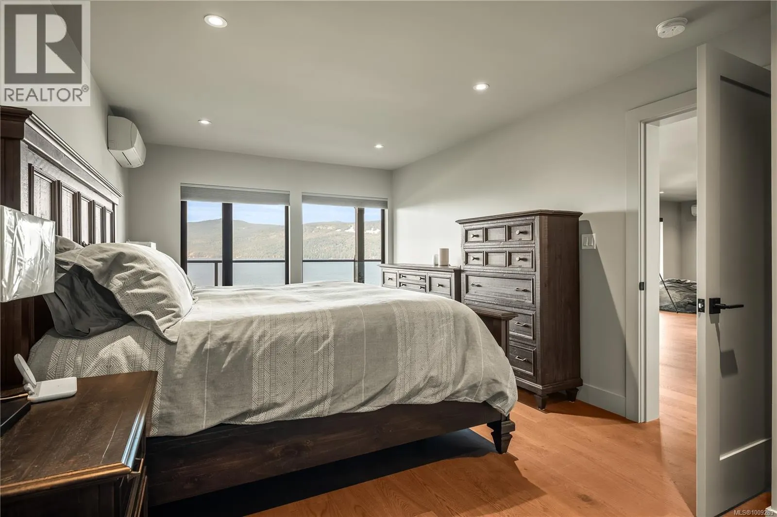 553 Marine View